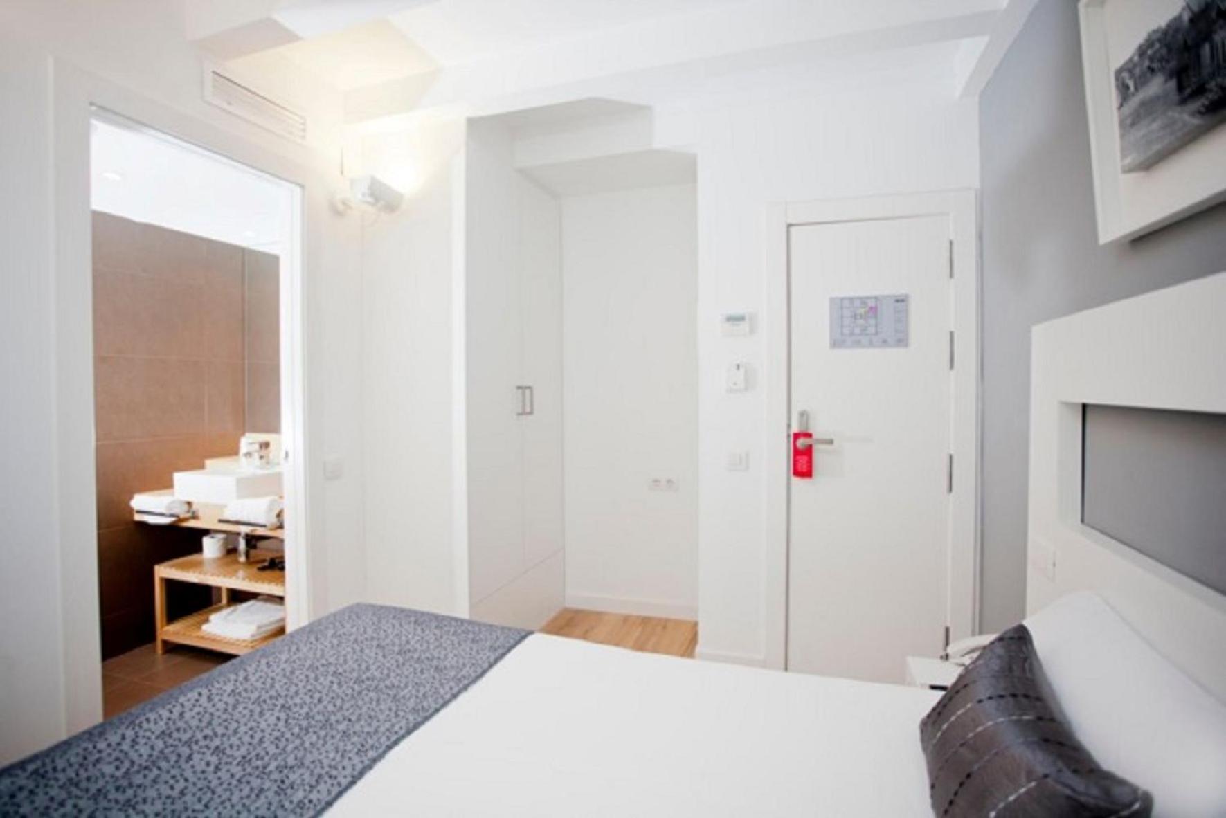 Basic Single Room photo 3