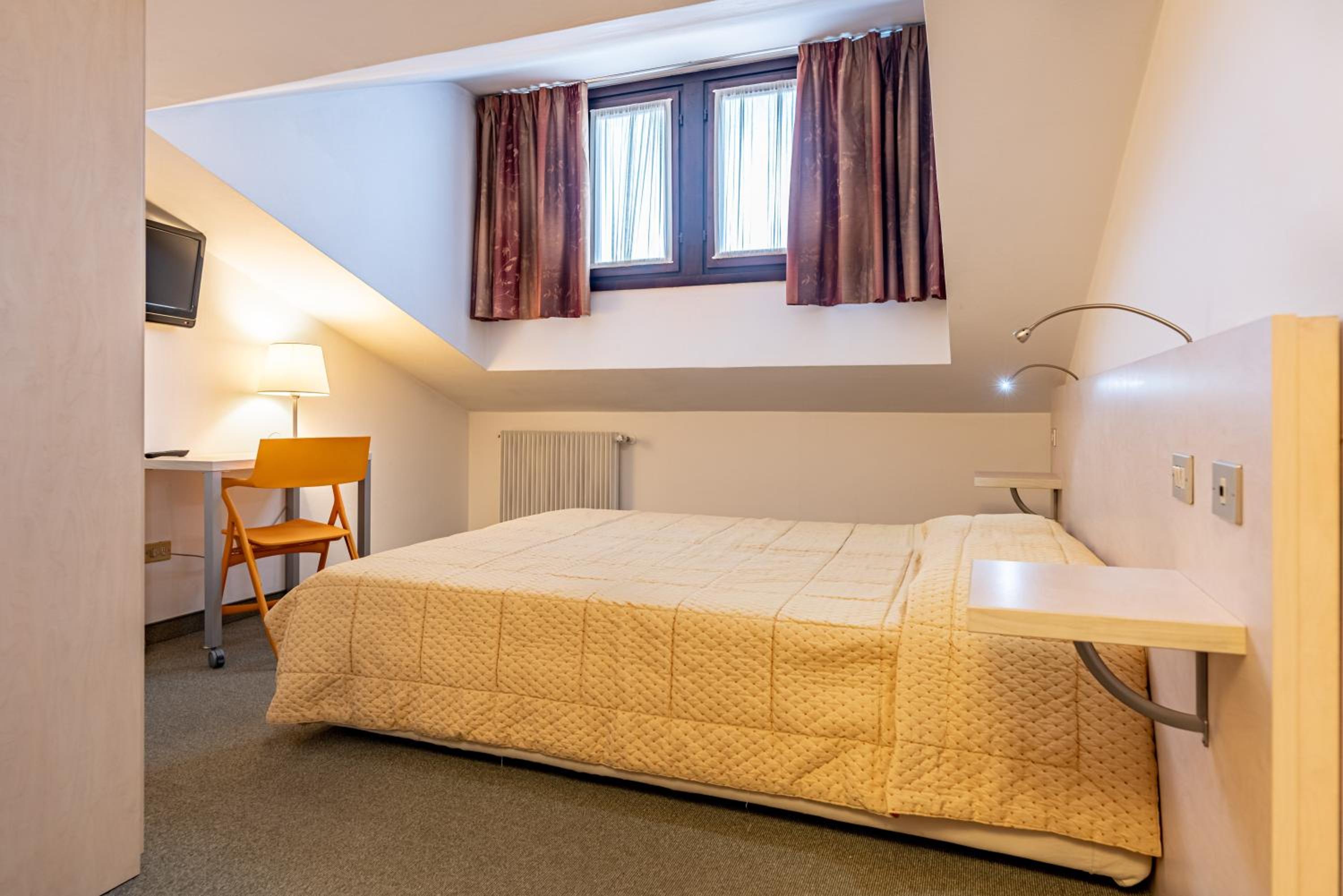 Double or Twin Room  - Attic - Photo 1