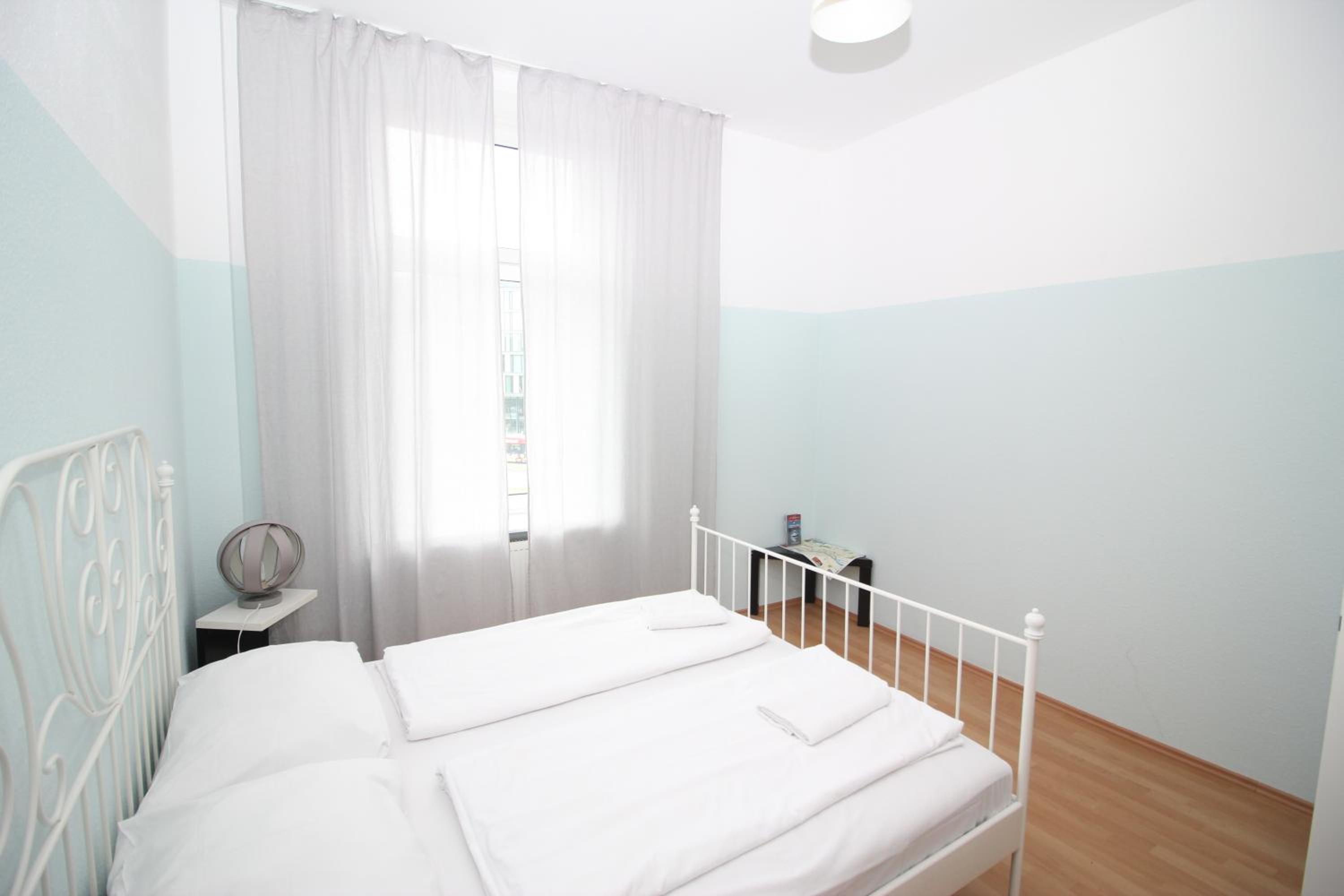 Two-Bedroom Apartment with City View - Photo 10