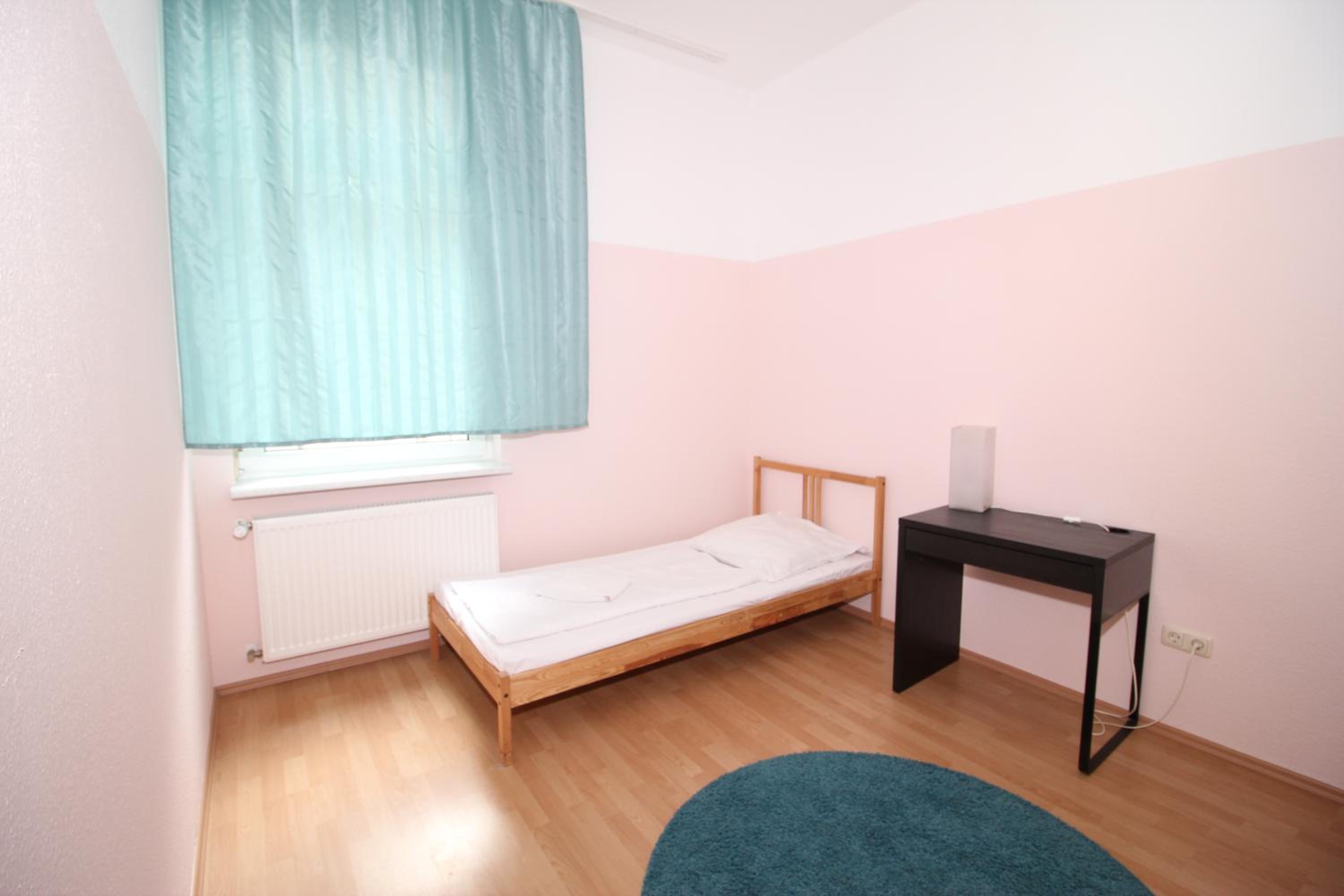 Two-Bedroom Apartment with City View - Photo 2