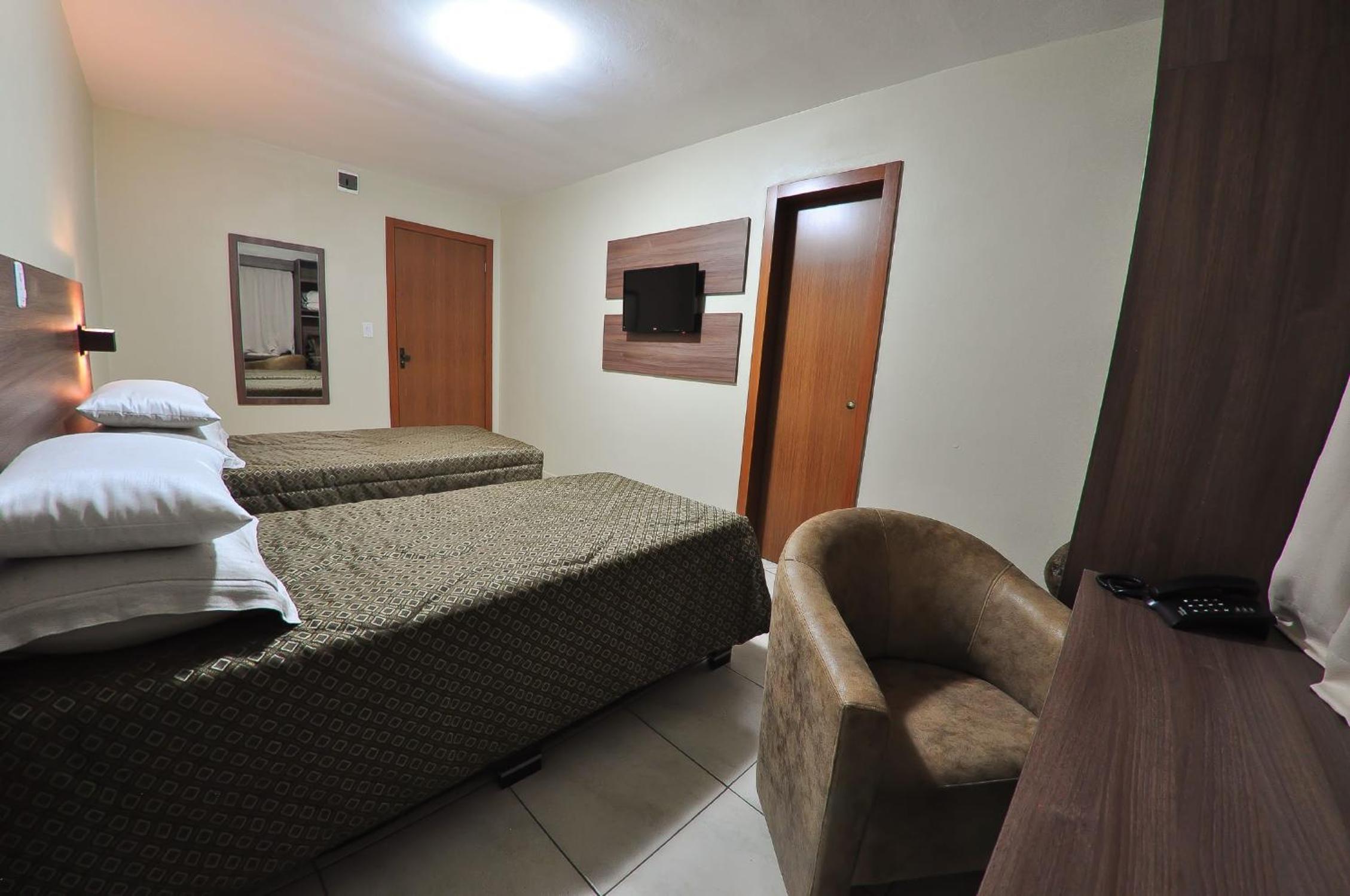 Twin Room - Photo 3