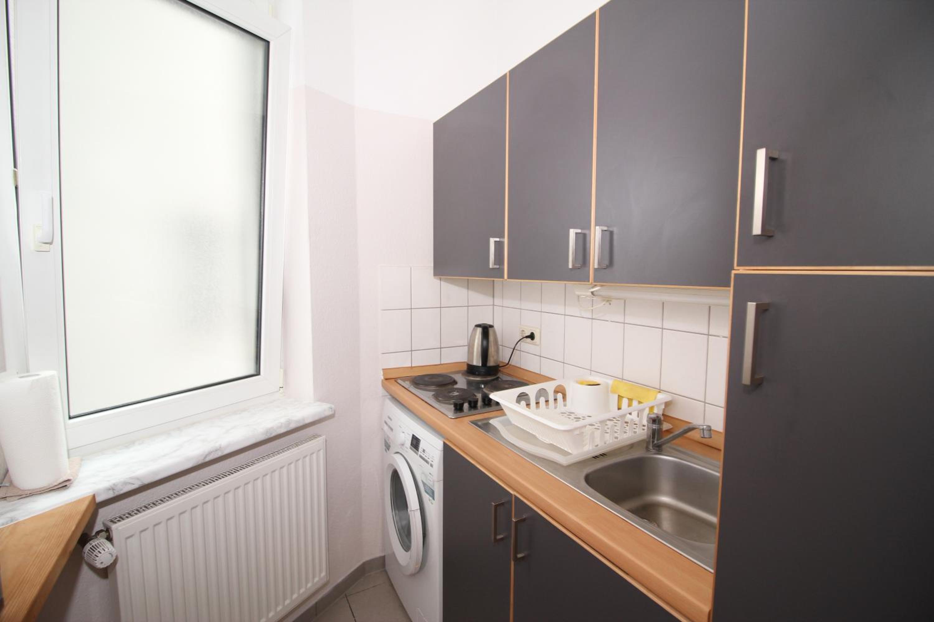 Two-Bedroom Apartment with City View - Photo 6