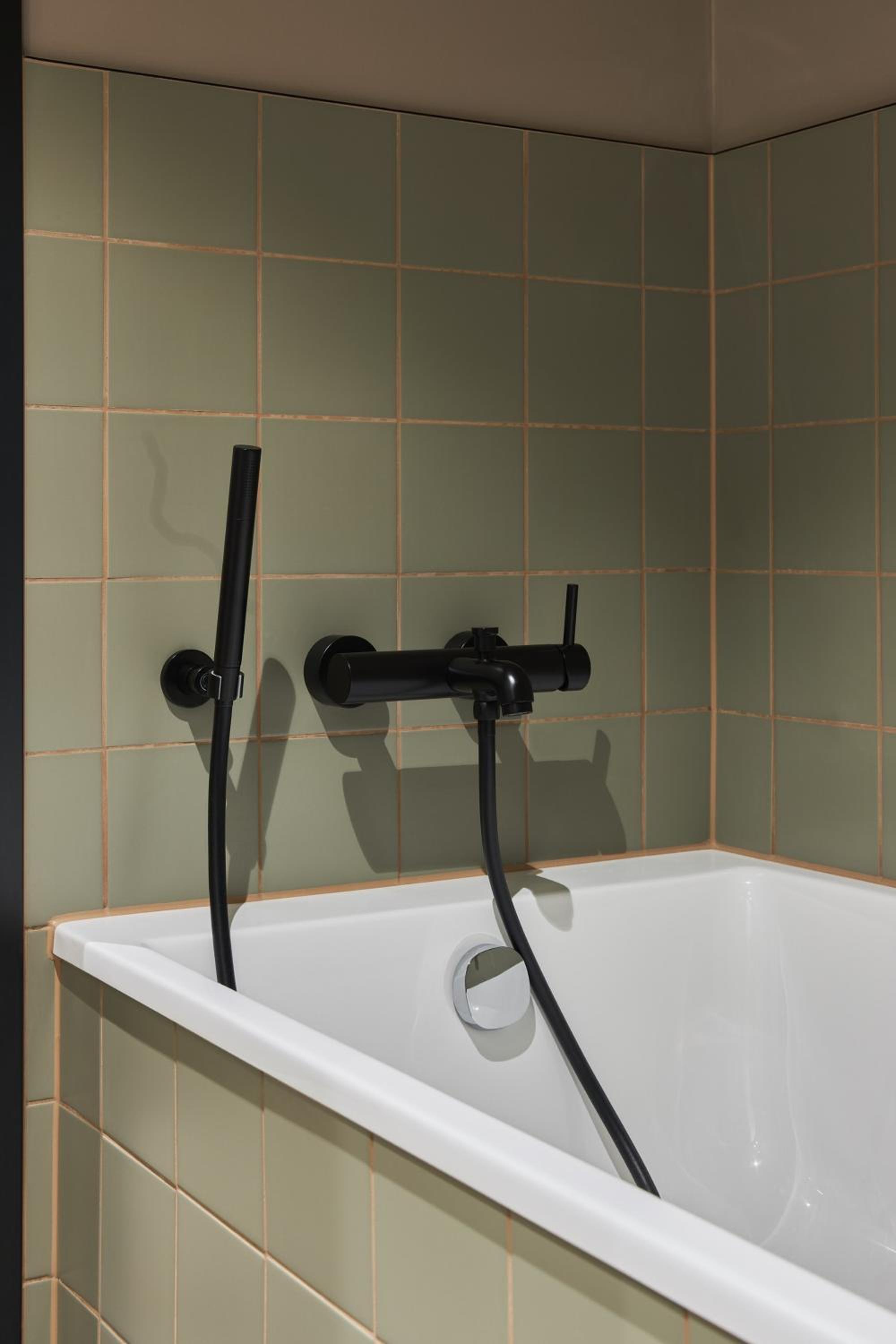 Twin Room with Bath (TWIN) - Photo 2