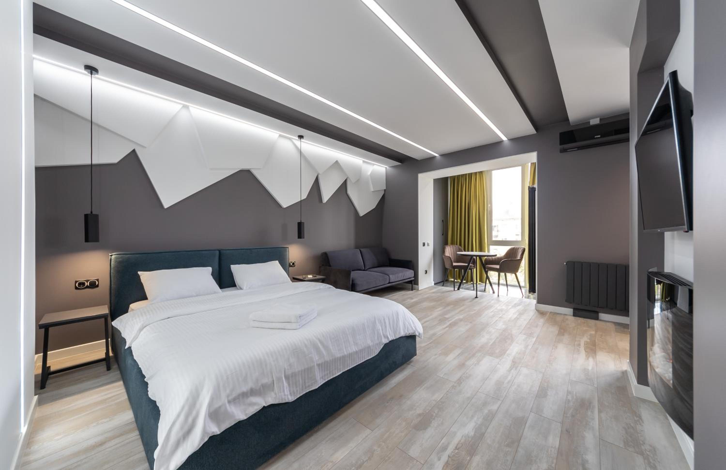 King Suite with Spa Bath