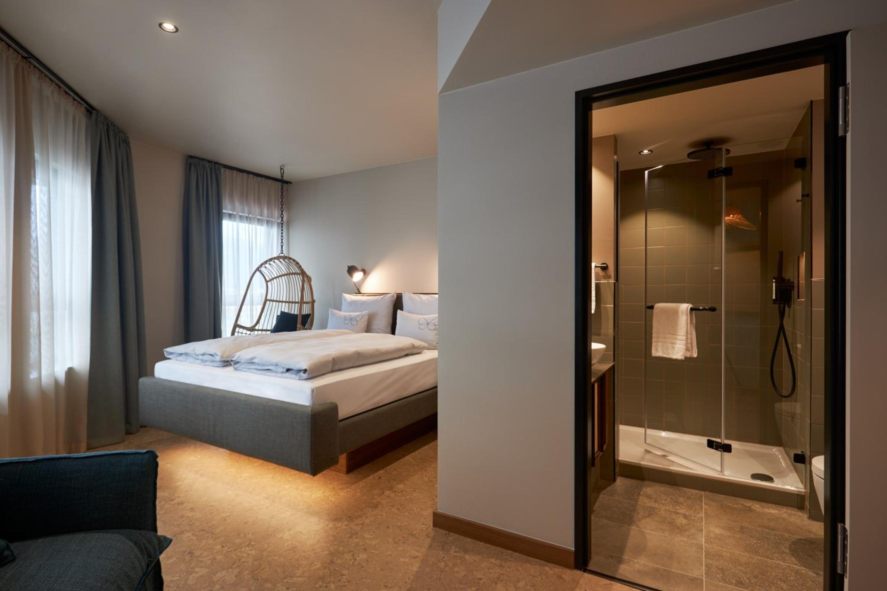 Deluxe Double Room (Roomy) photo 1