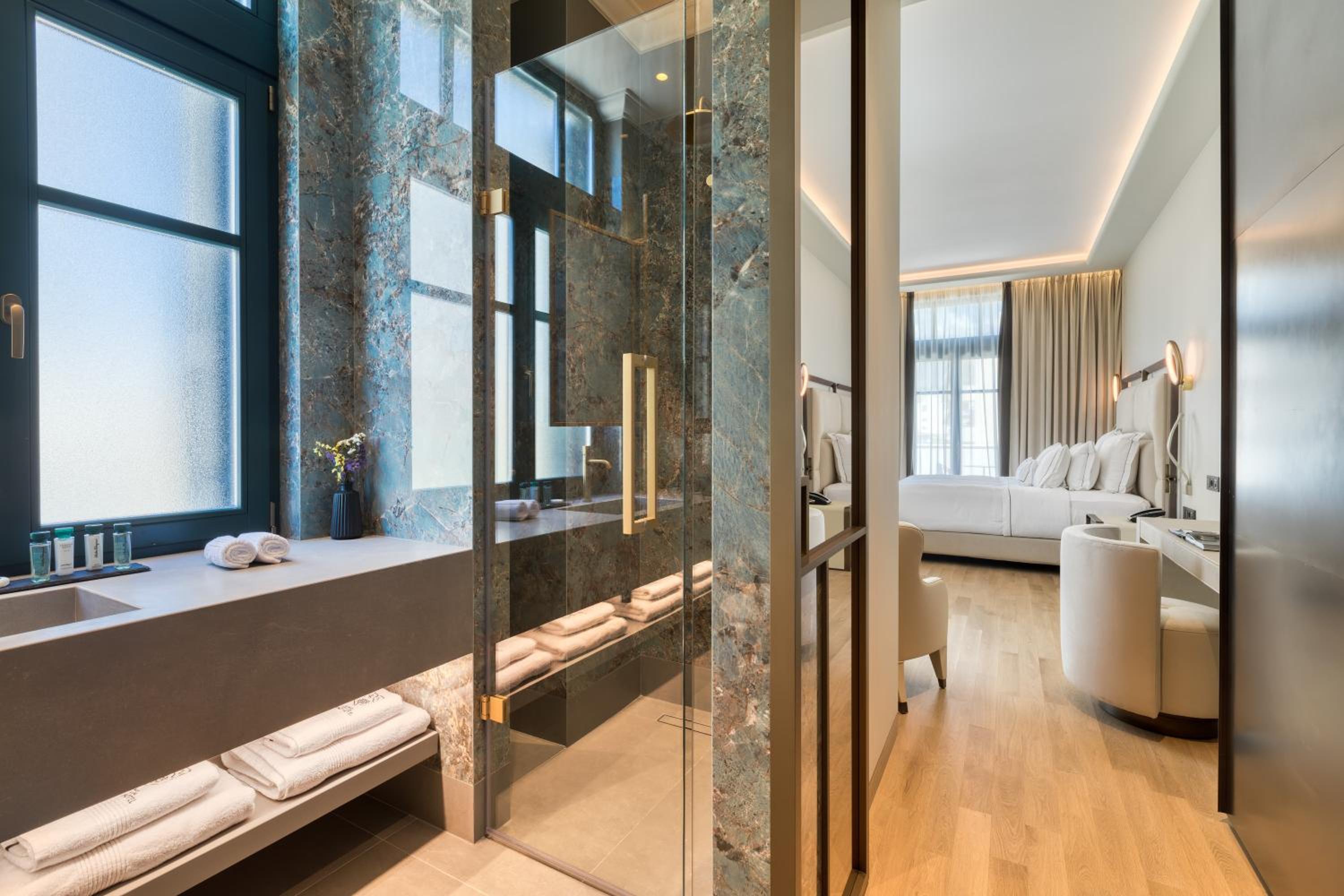 Junior Suite City View - Photo 2