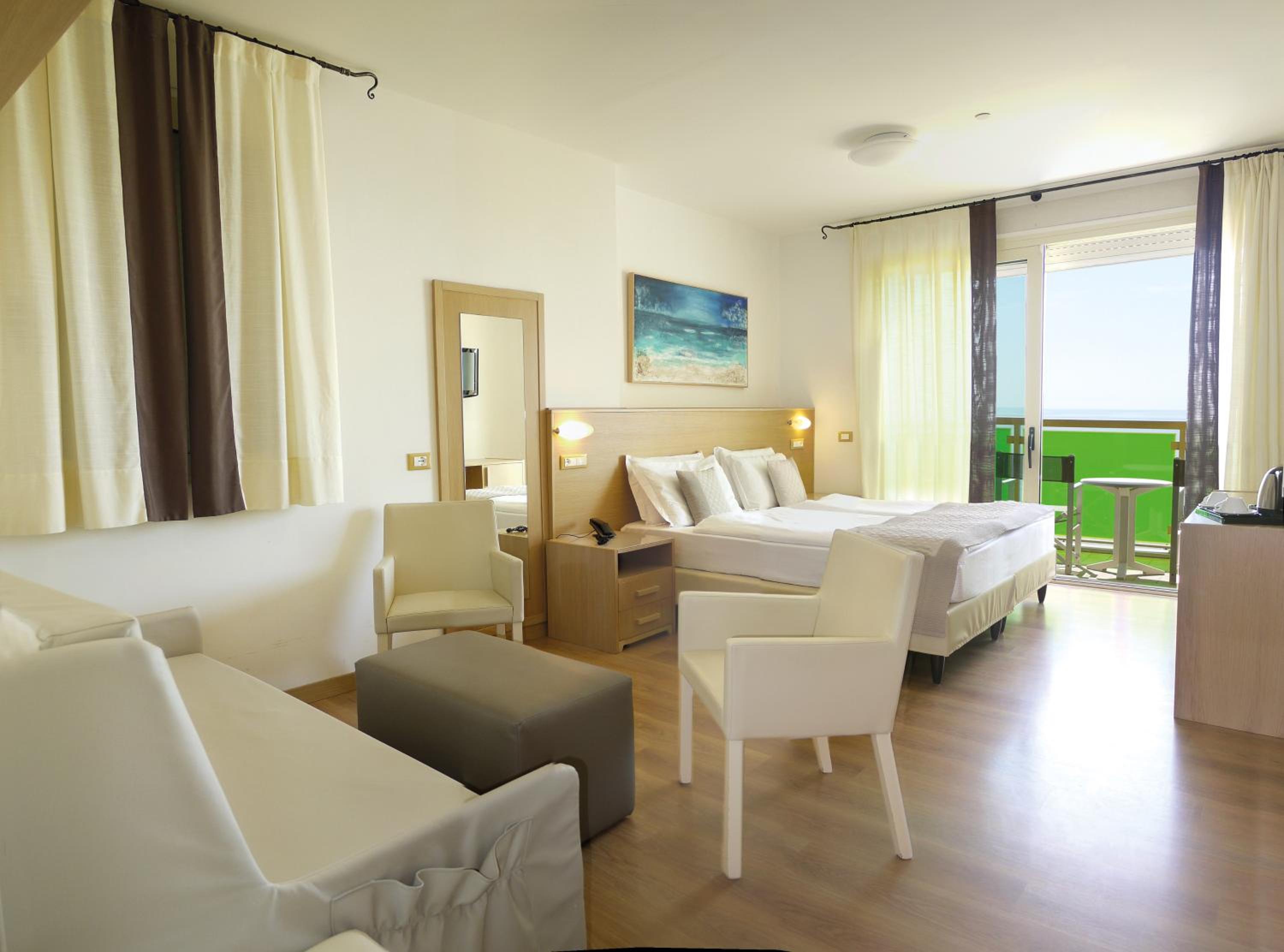 Superior Double Room with Frontal Sea View photo 1