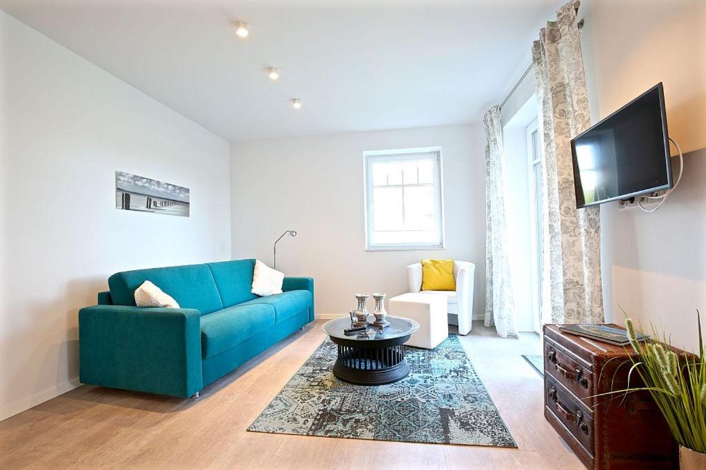 Apartment with Terrace photo 2