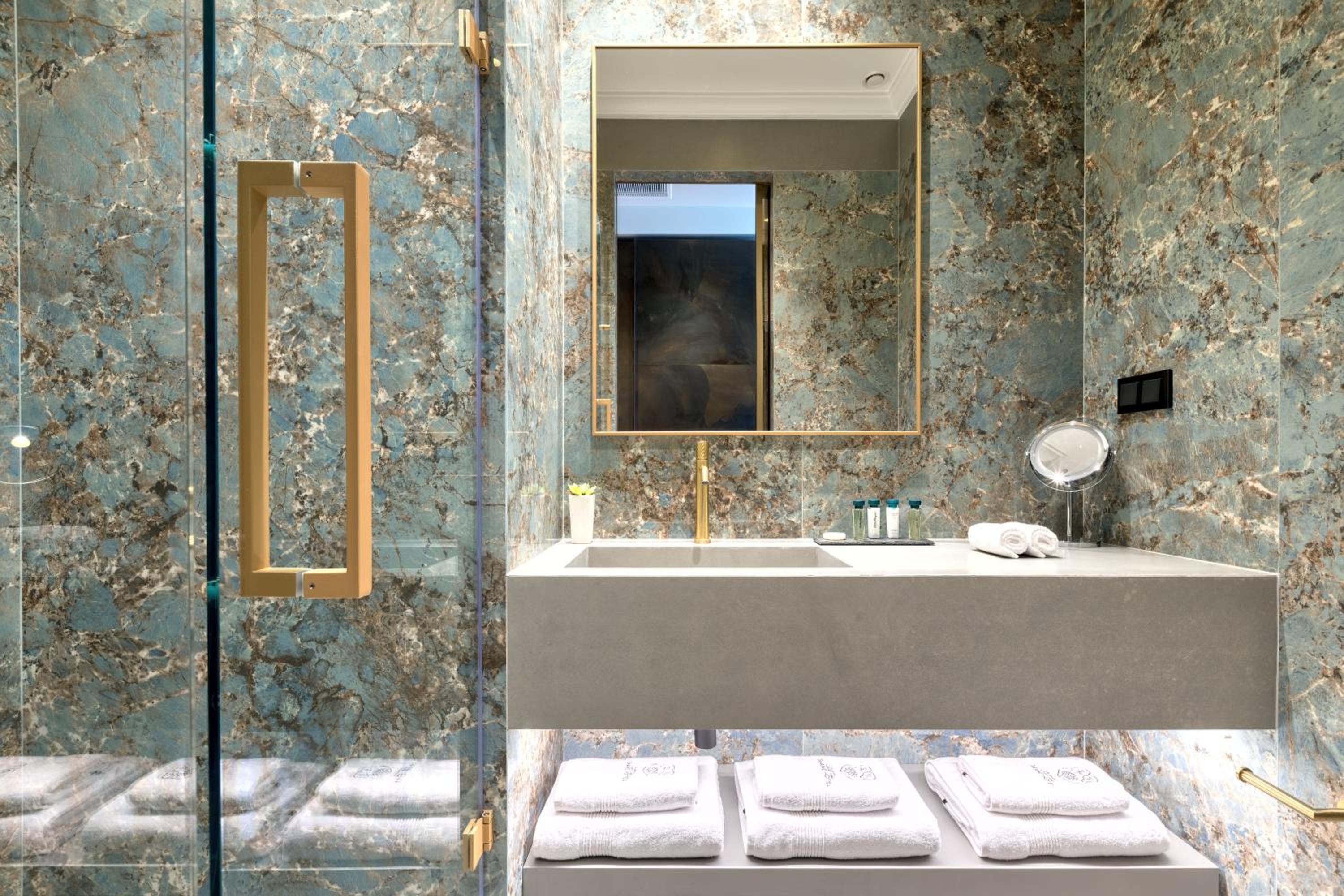 Junior Suite City View - Photo 4