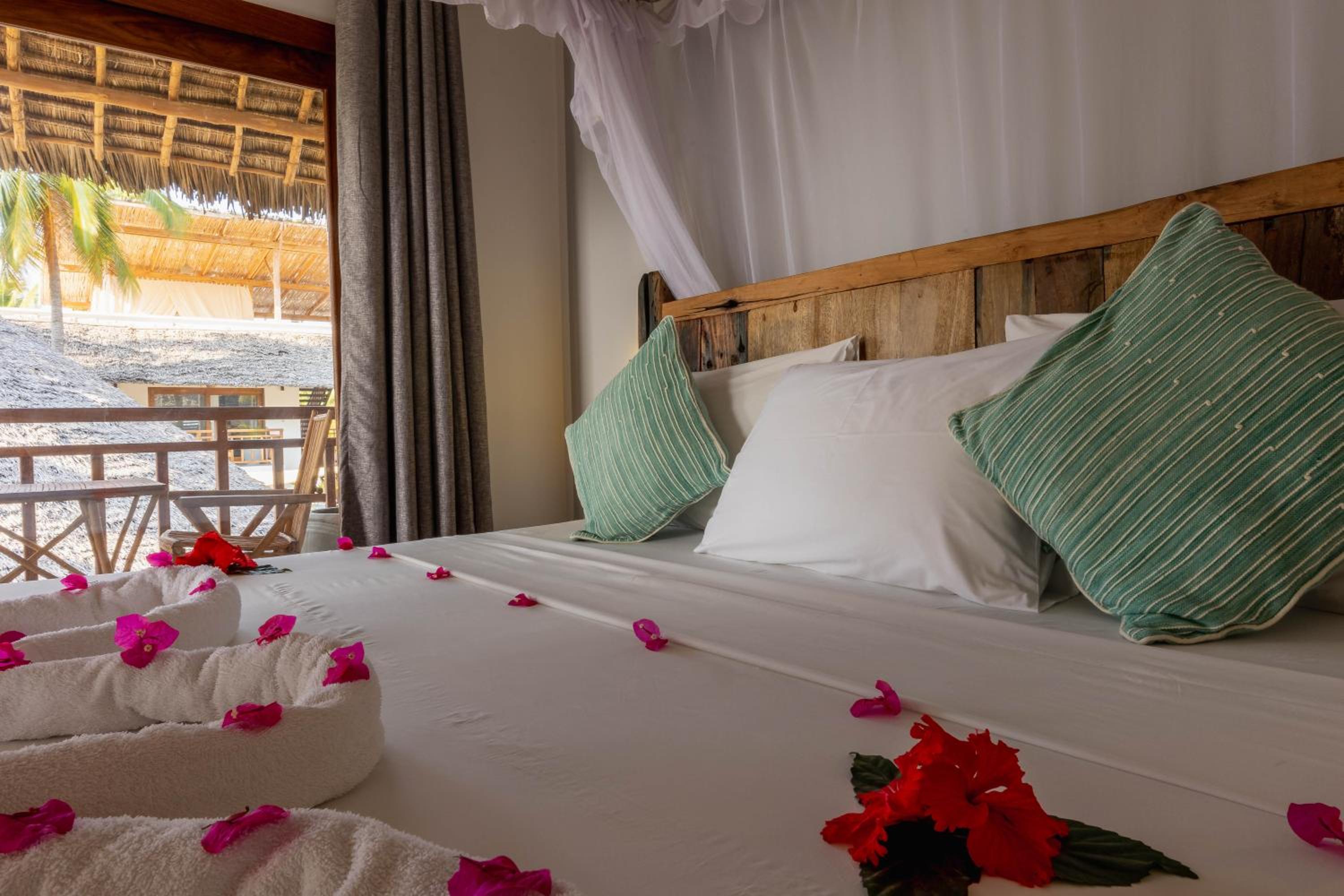 Family Suite with Balcony - Photo 3
