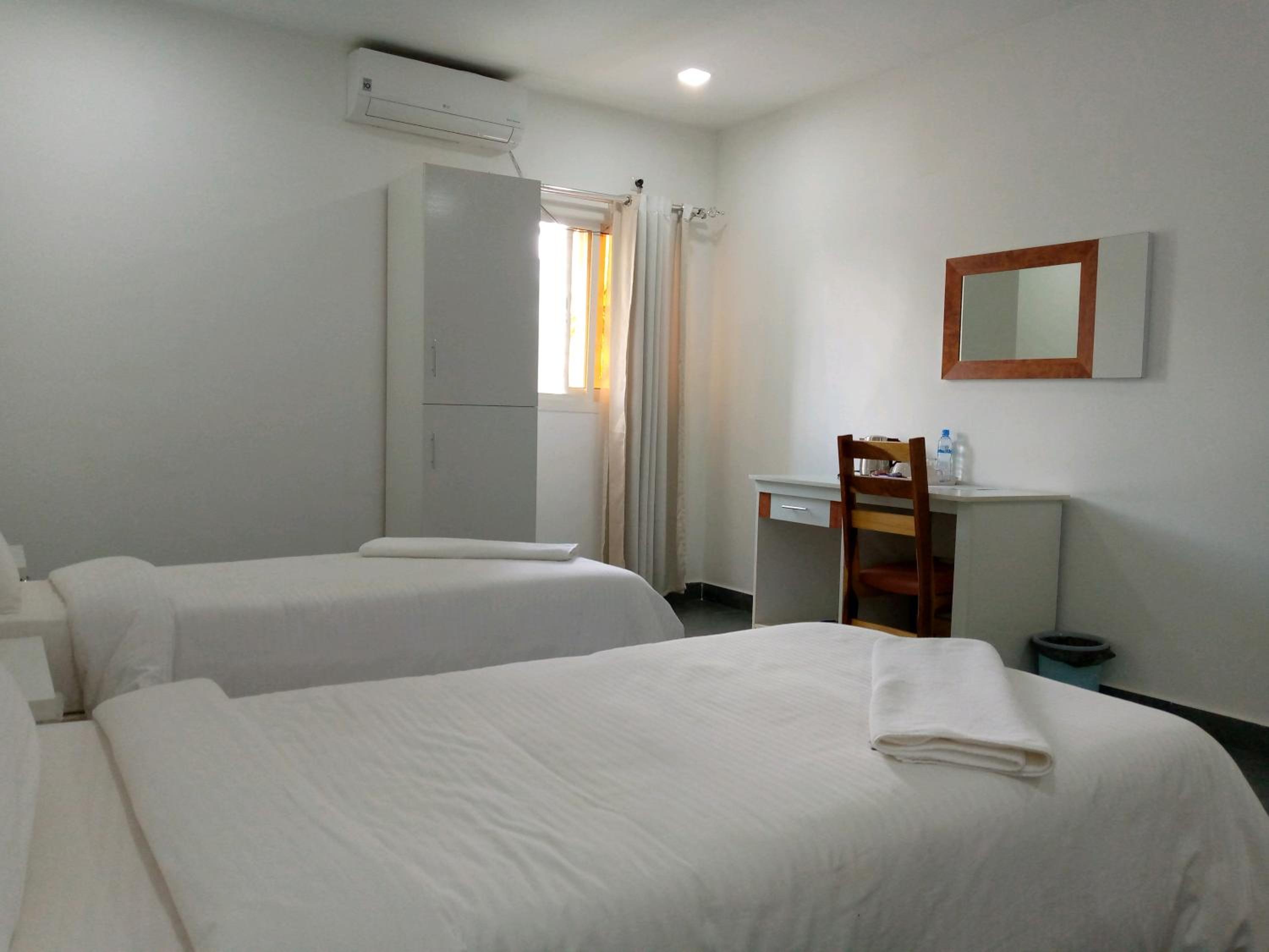 Large Twin Room photo 3