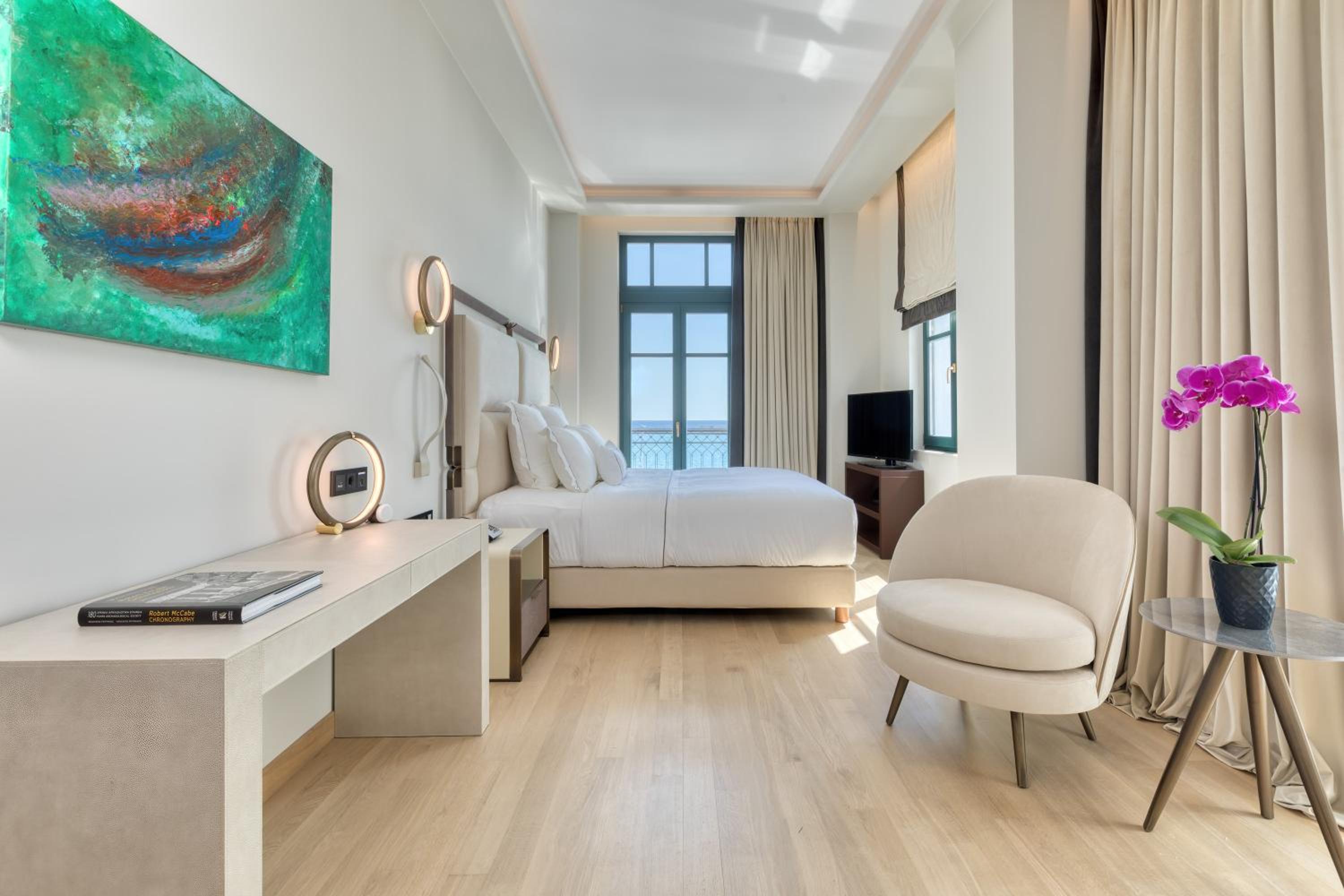 Junior Suite with Sea View - Photo 1