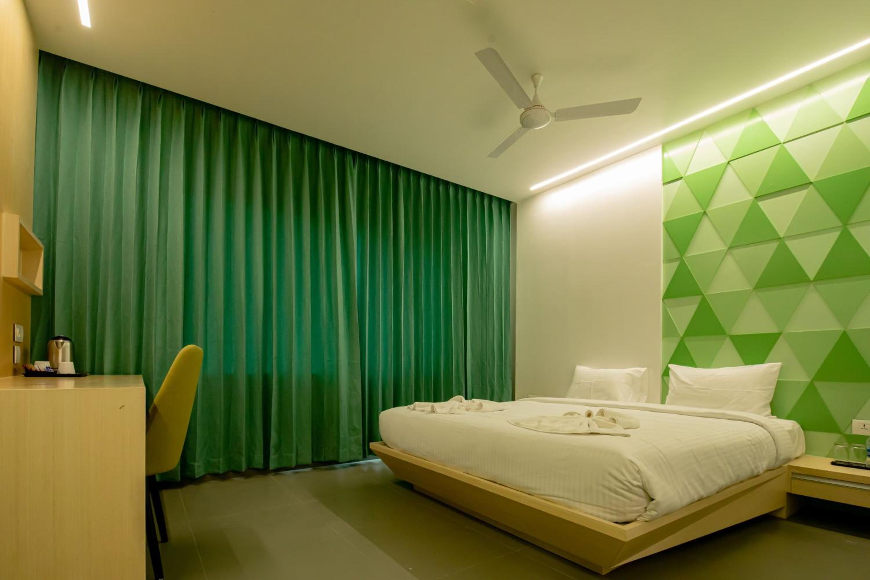 Deluxe Room - Photo 3
