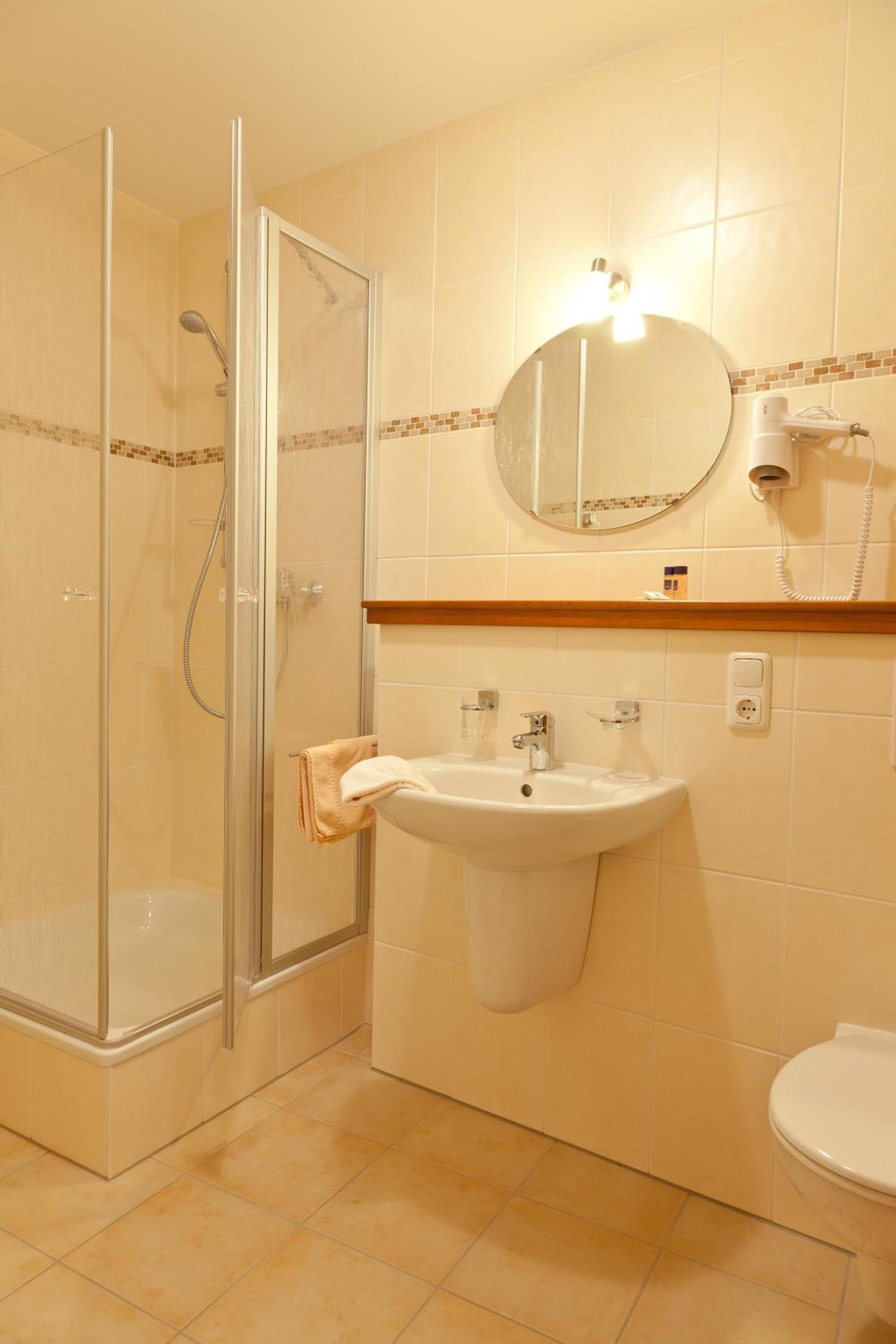Small Single Room photo 2