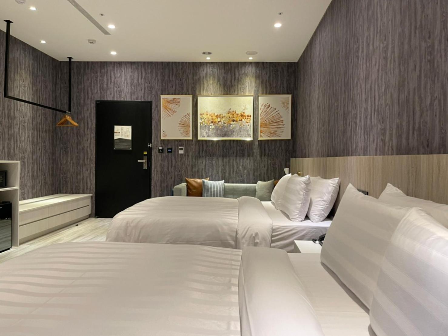 Standard Quadruple Room - Photo 9