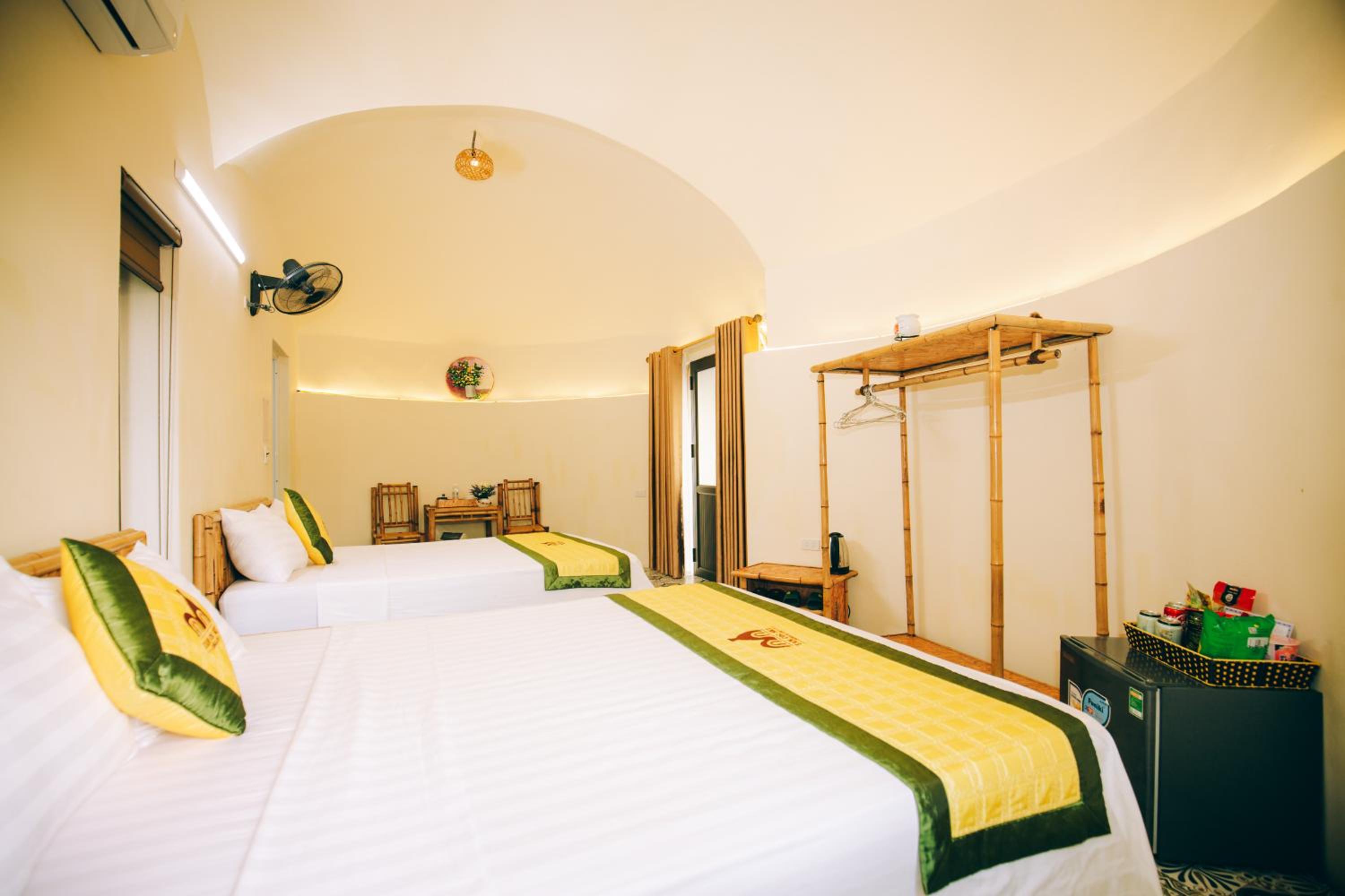 Quadruple Room with Private Bathroom - Photo 1