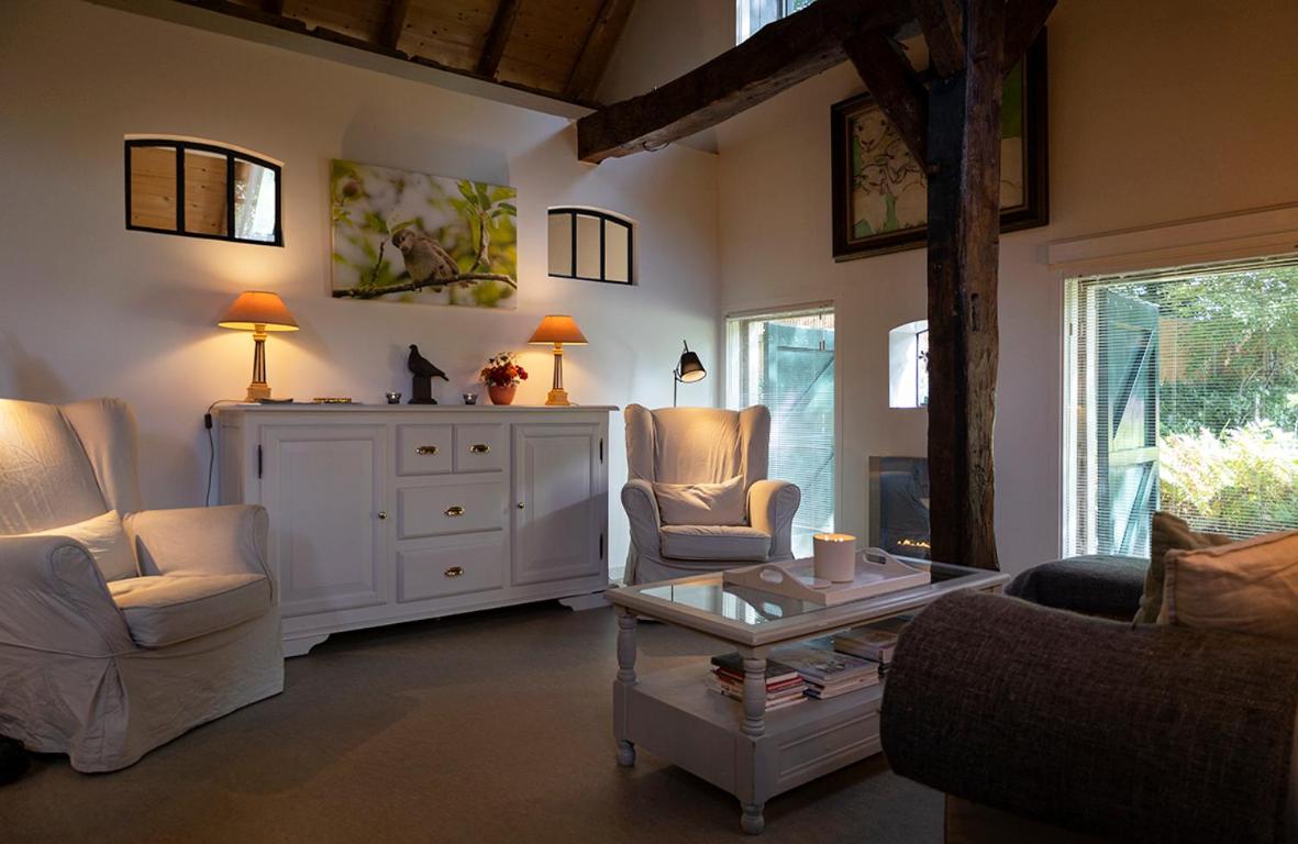 Two-Bedroom House - Photo 17
