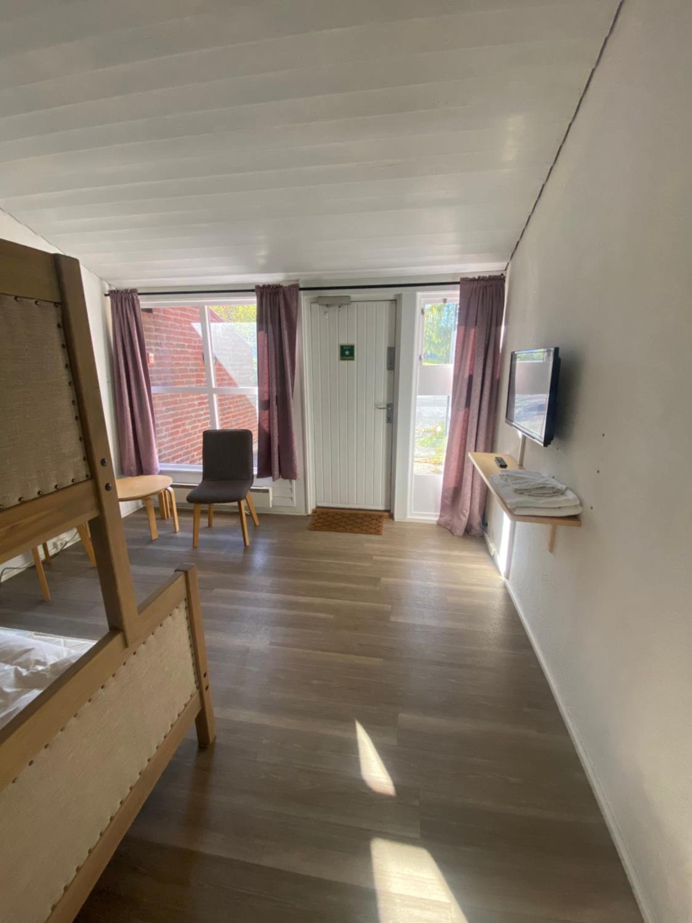 Deluxe Double Room (2 Adults + 1 Child) photo 2
