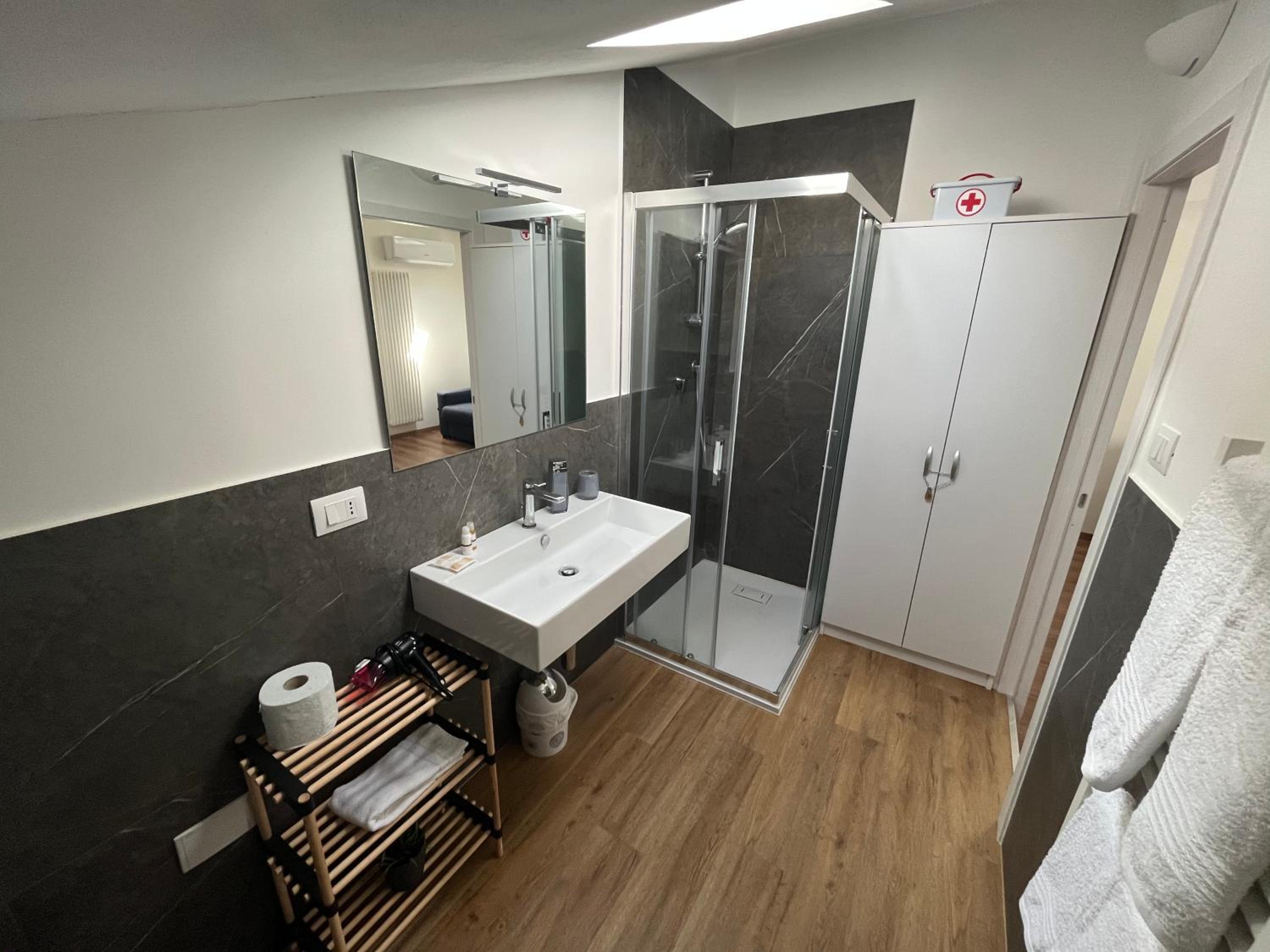 Deluxe Junior Suite - Photo 2
