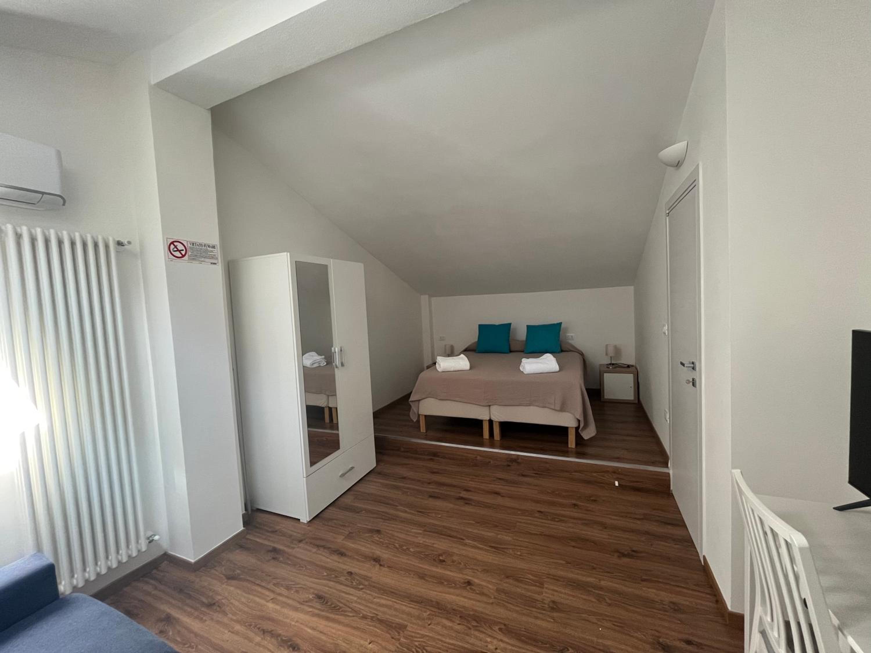 Deluxe Junior Suite - Photo 7