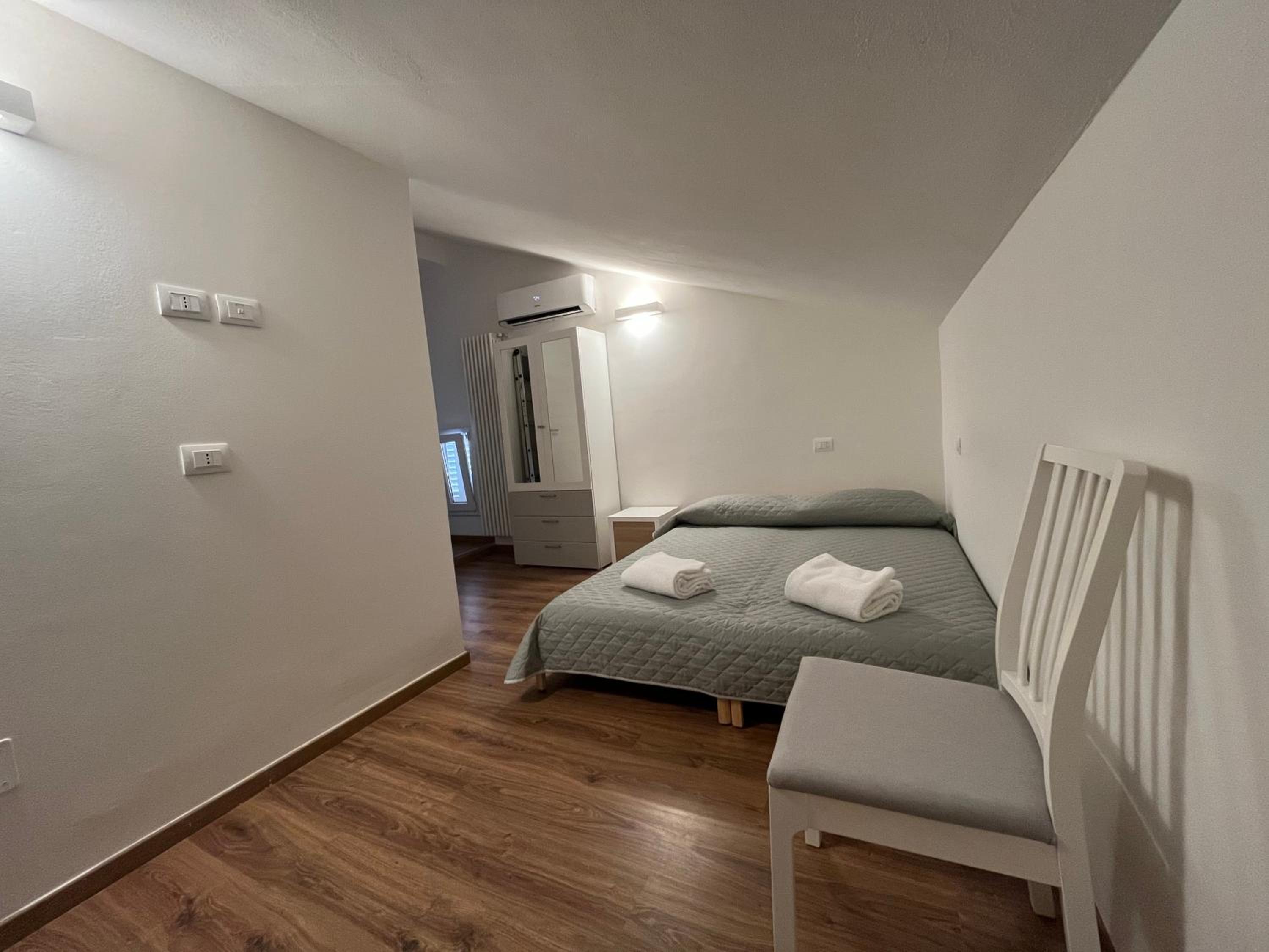 Deluxe Double Room - Photo 7