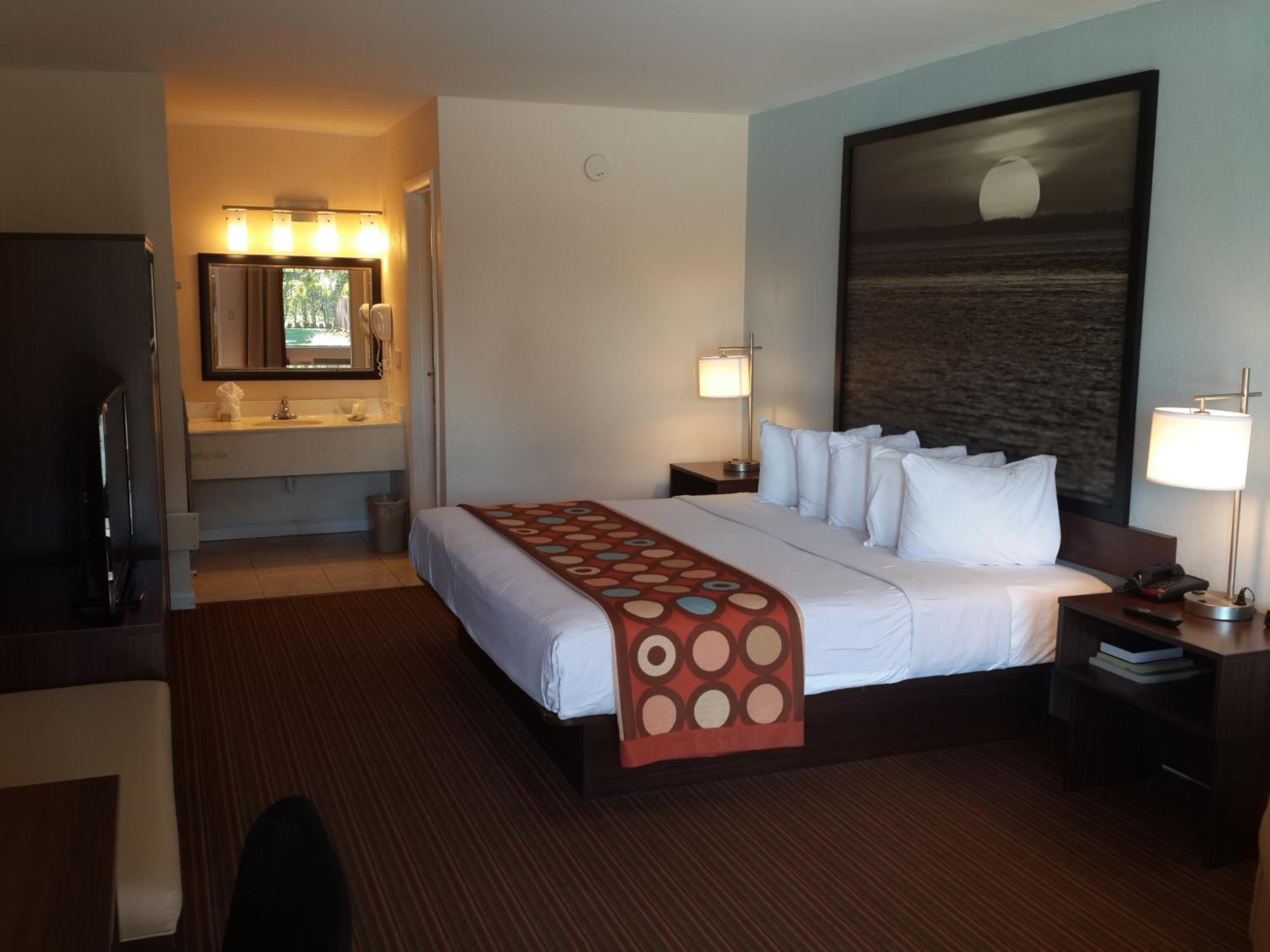 King Room with Pool View - Non-Smoking - Photo 14