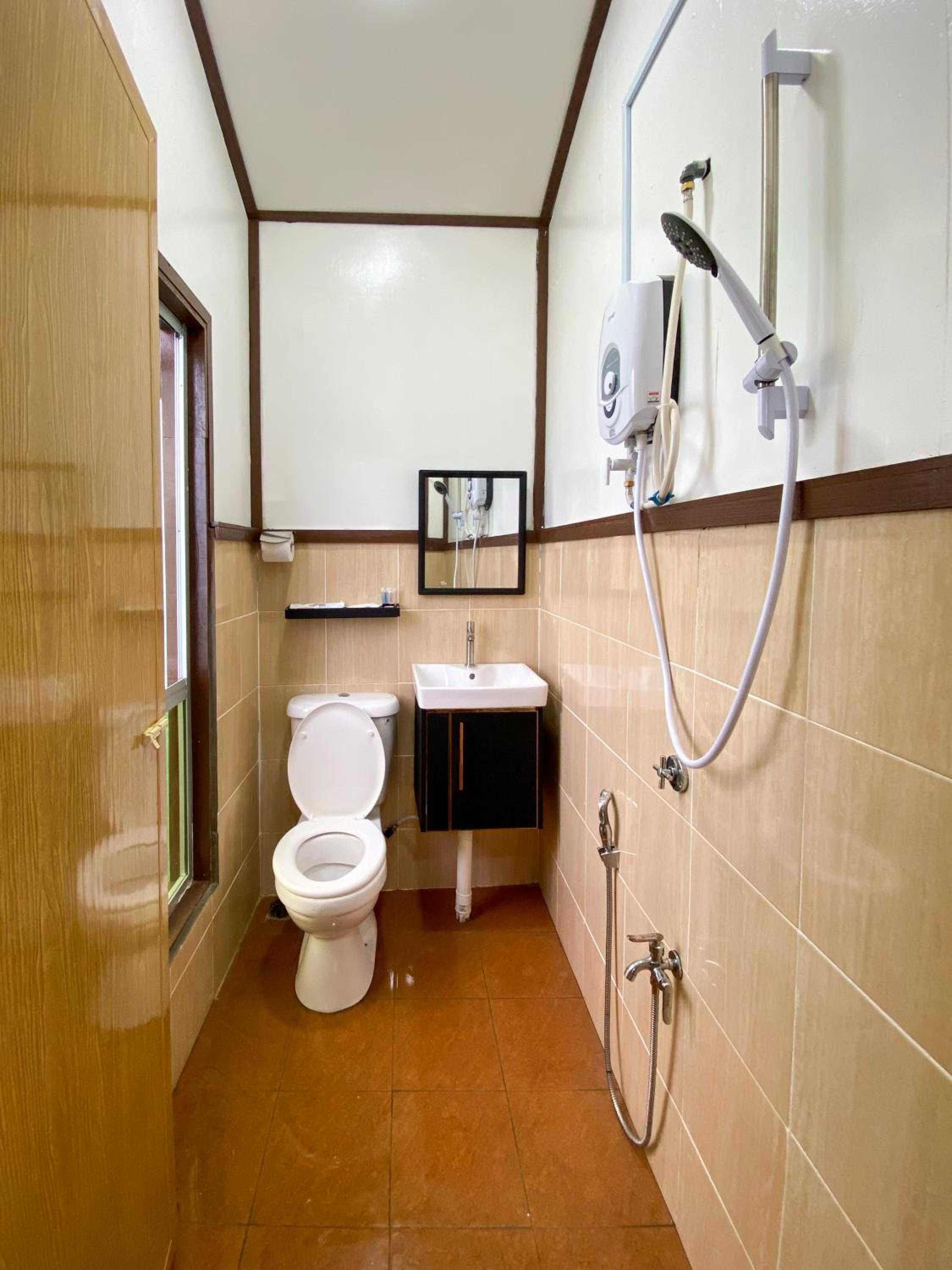 Deluxe Double Room with Balcony and Sea View - Photo 38