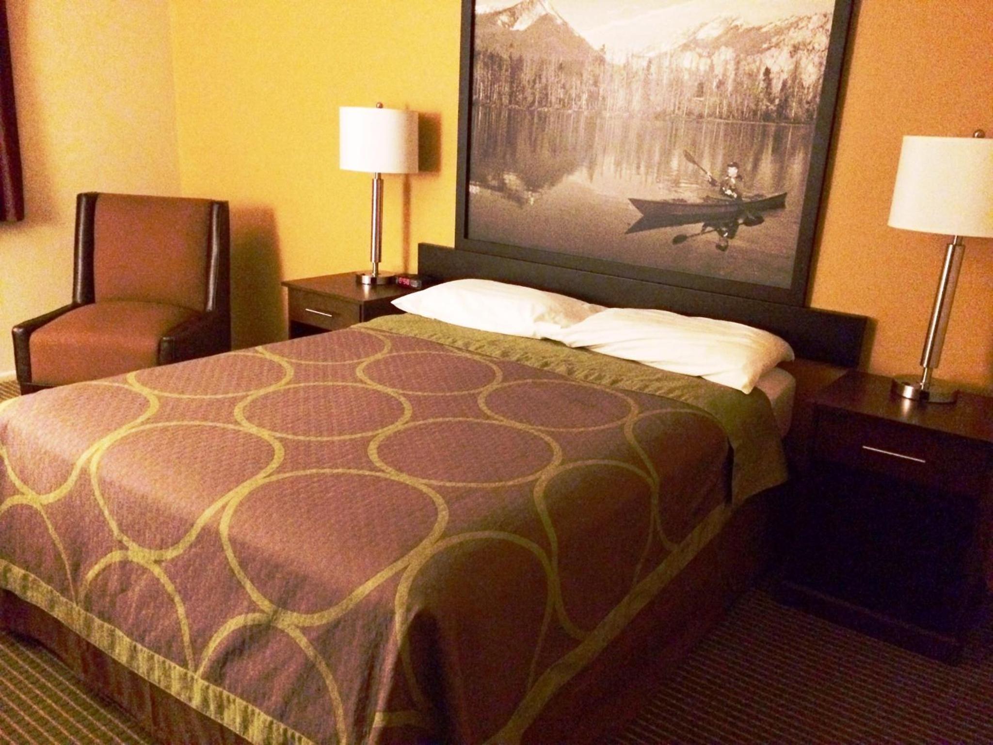 Queen Room - Non-Smoking - Photo 6