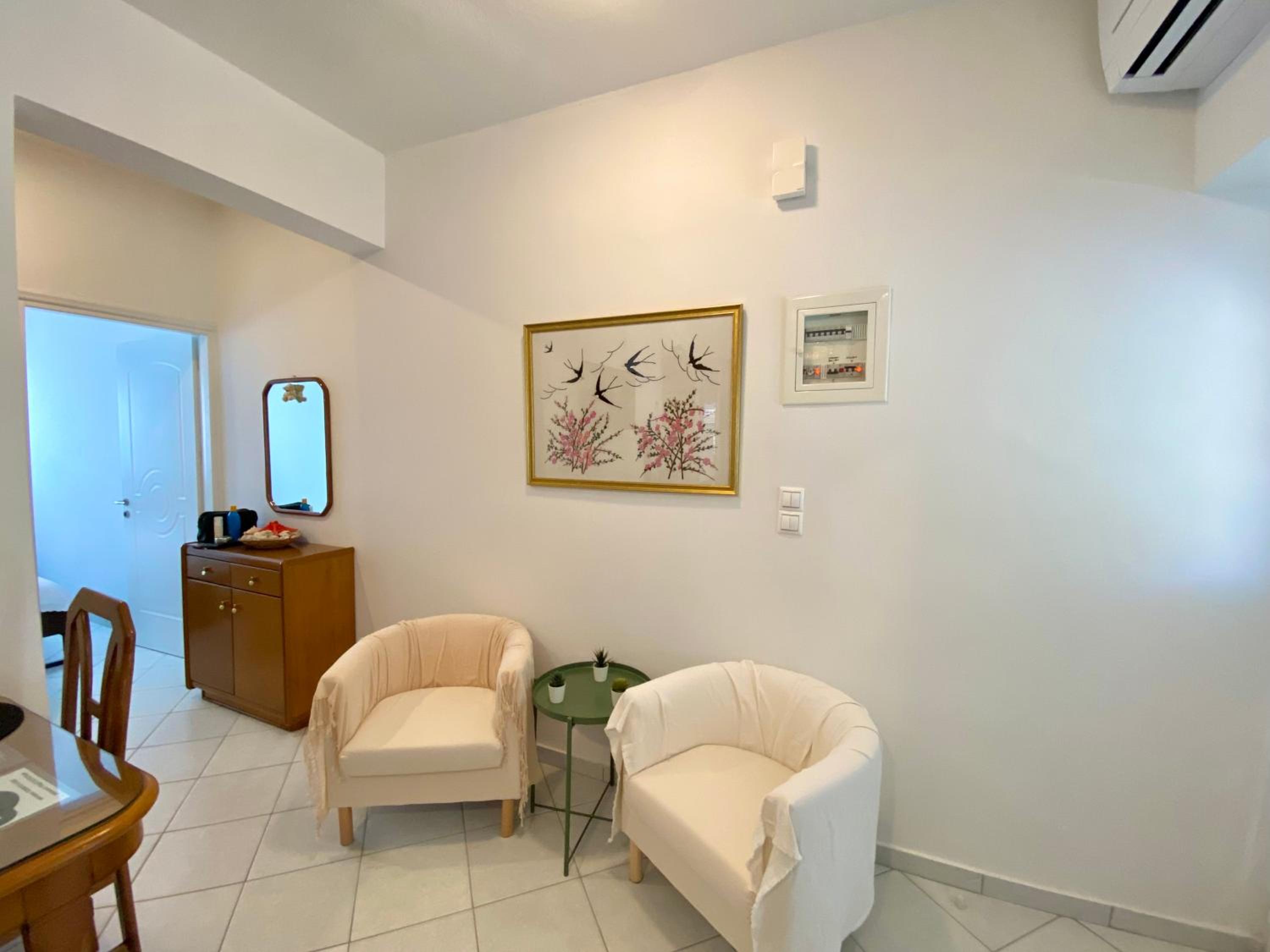 Apartment with Mountain View - Photo 1