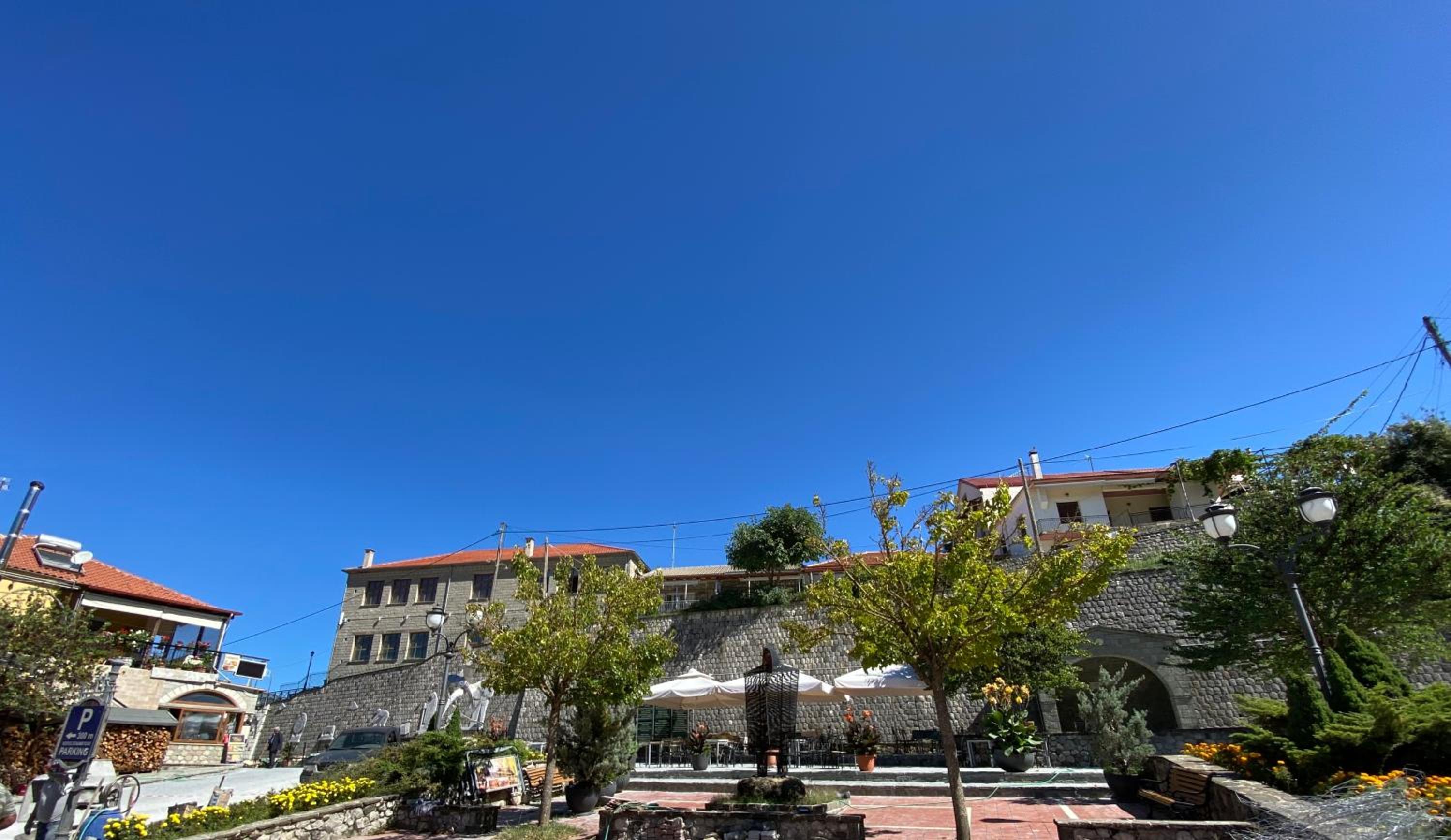 Apartment with Mountain View - Photo 33
