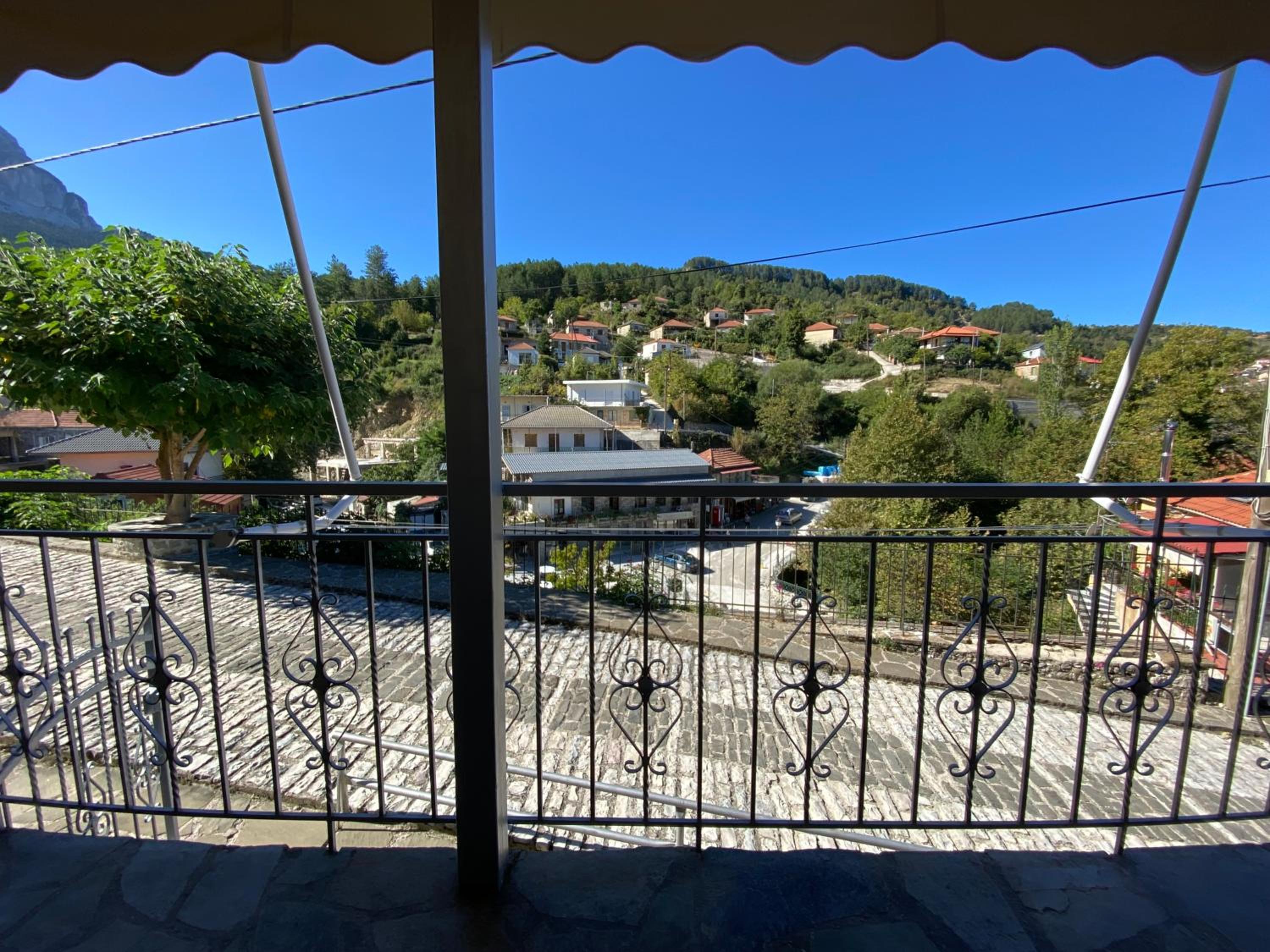 Apartment with Mountain View - Photo 37