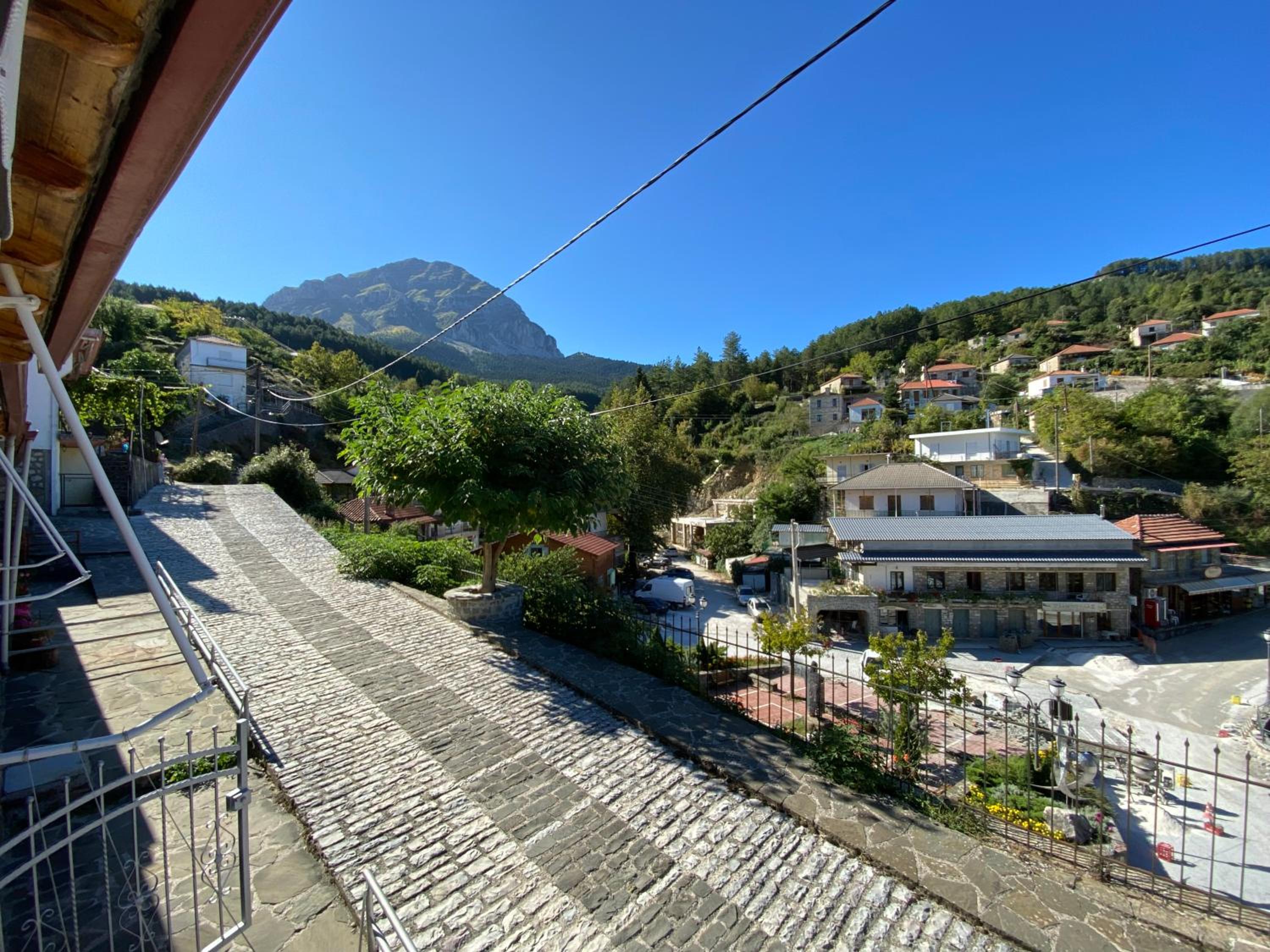 Apartment with Mountain View - Photo 38