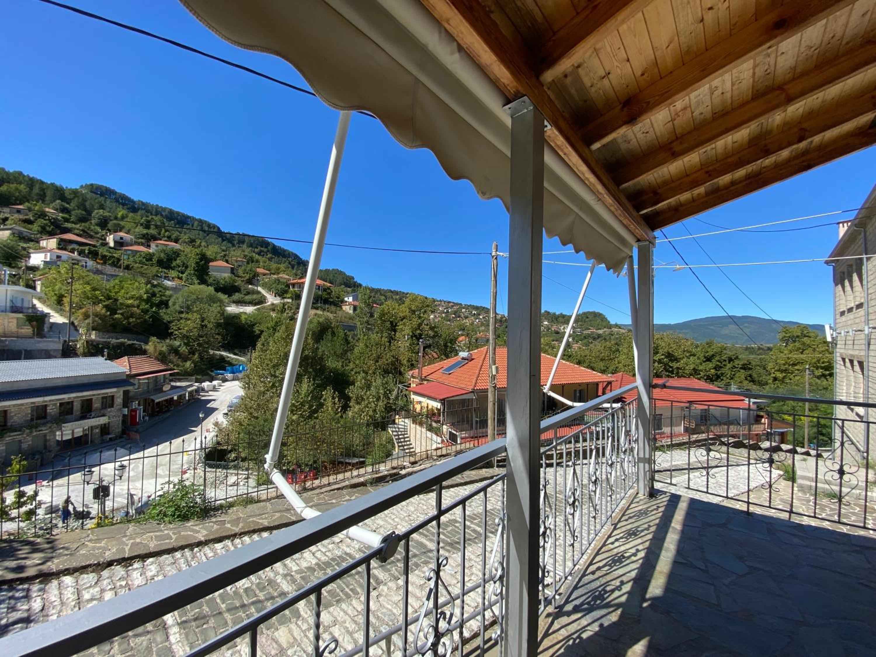 Apartment with Mountain View - Photo 26
