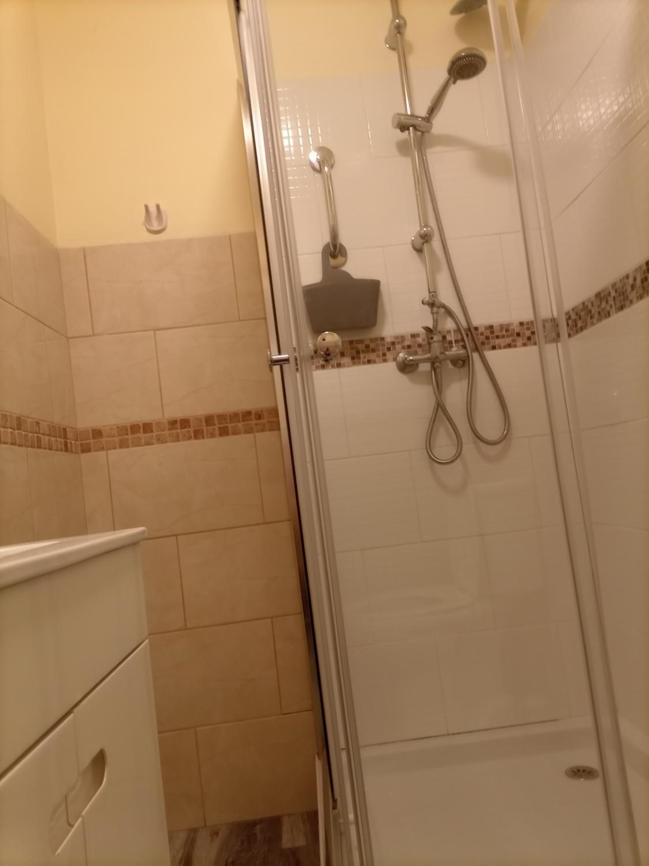 Double Room with Balcony - Photo 4