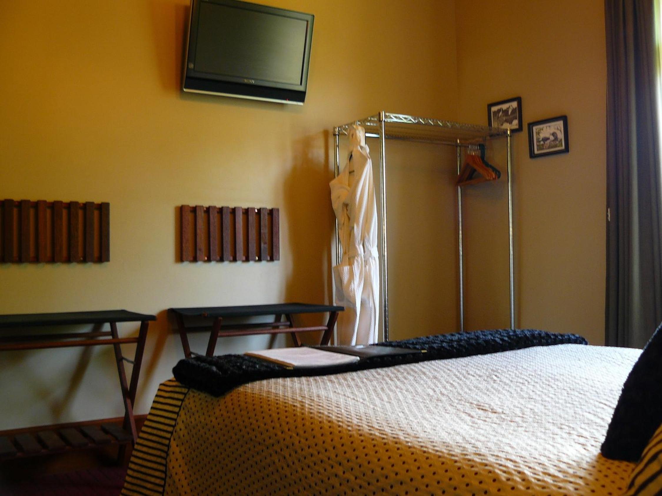 Standard Queen Room photo 3