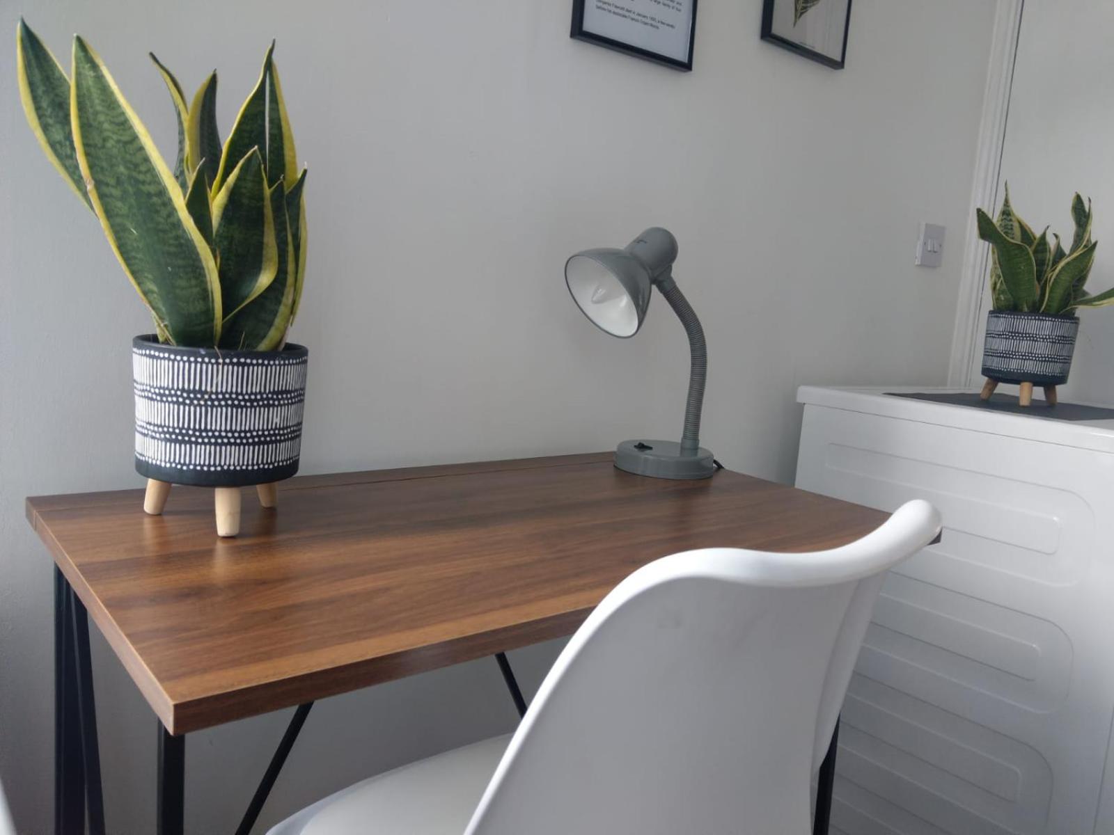 Two-Bedroom House - Photo 15