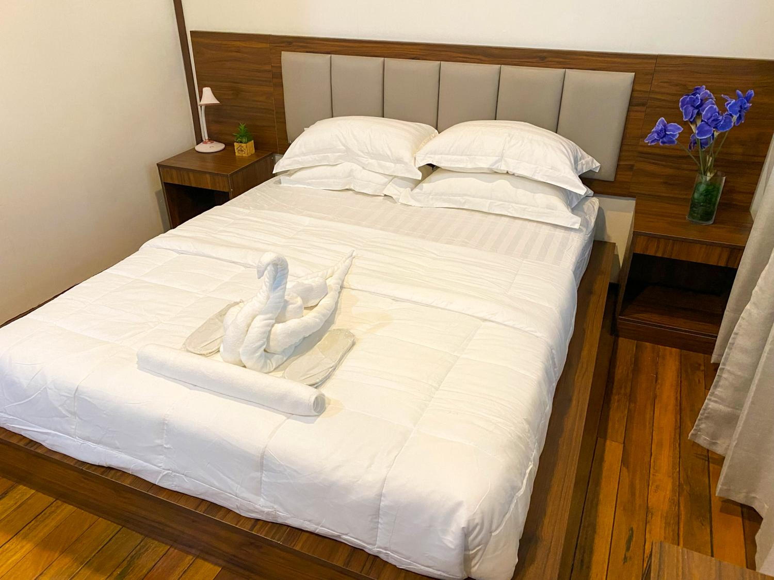 Deluxe Double Room with Balcony and Sea View - Photo 34