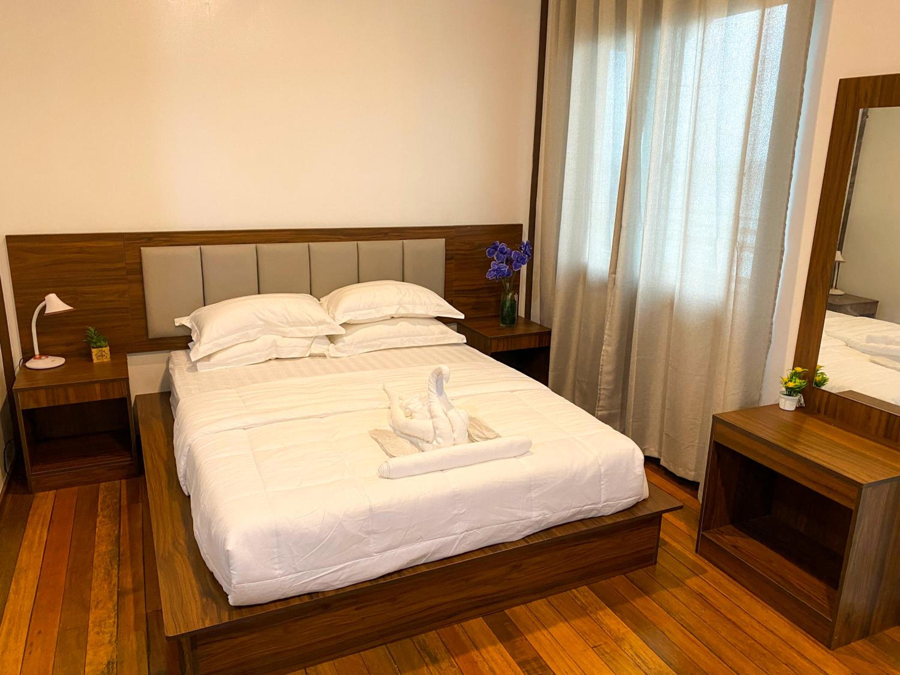 Deluxe Double Room with Balcony and Sea View - Photo 33