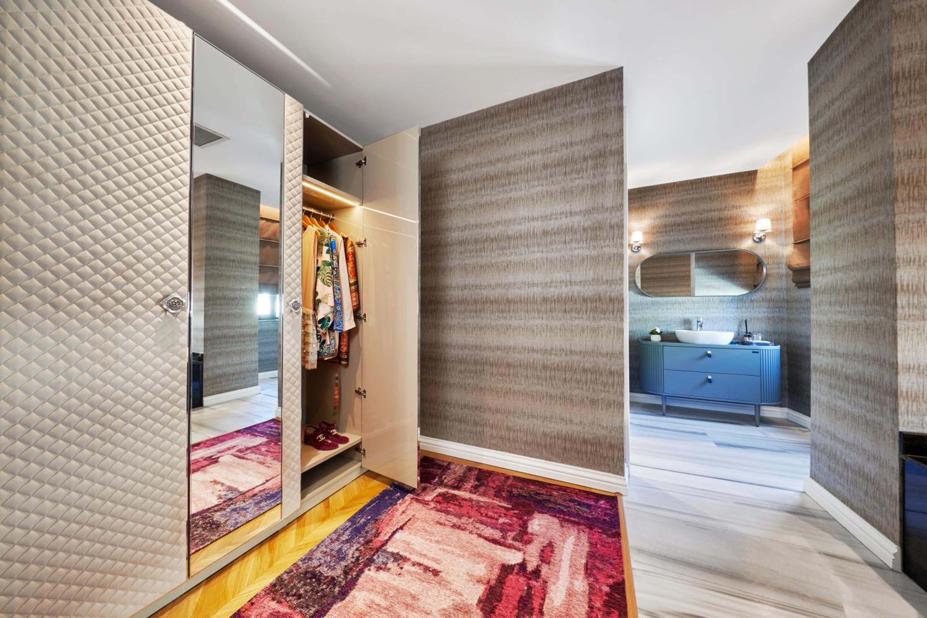Deluxe Suite with Jacuzzi