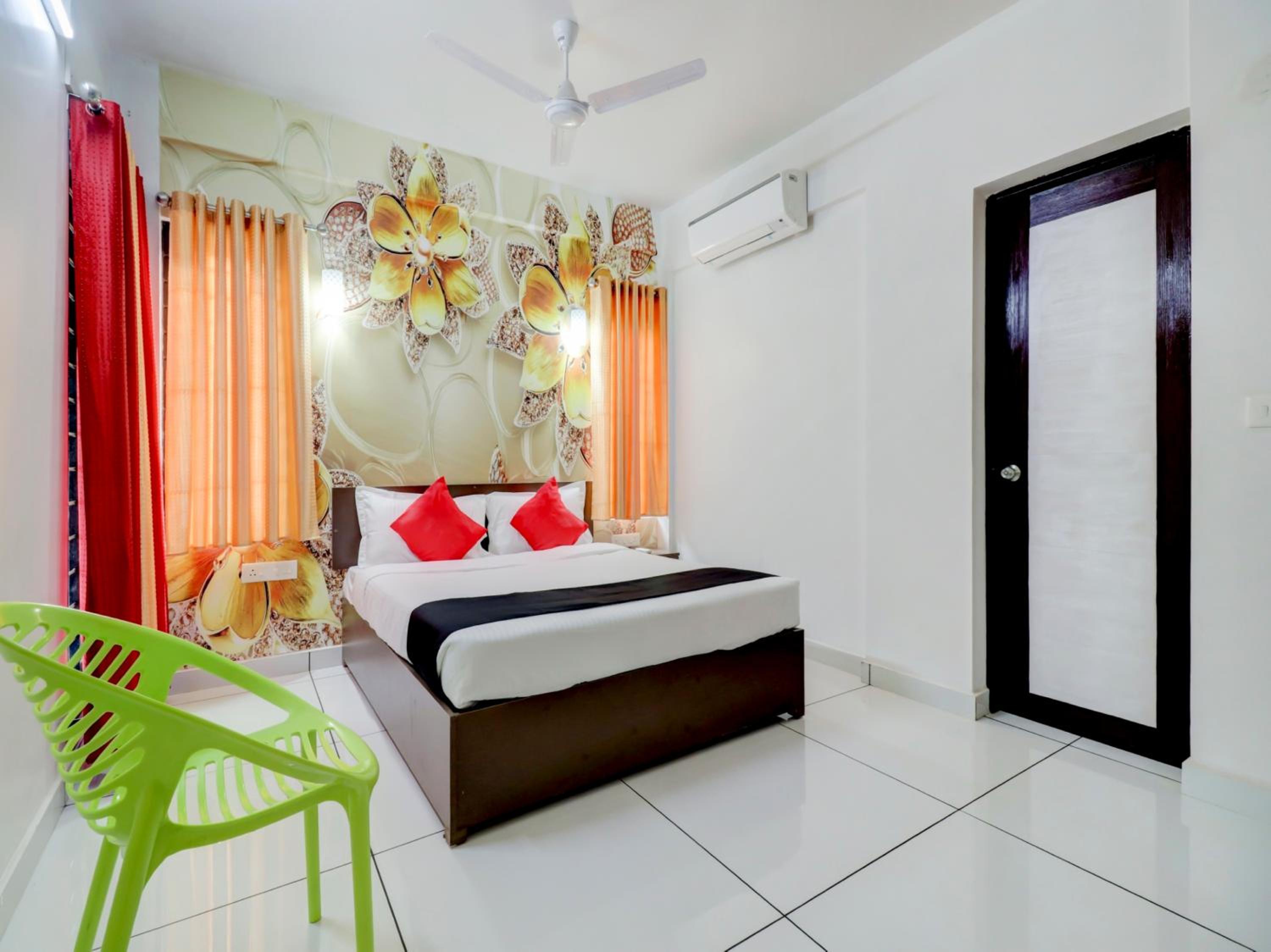 Double Room with Shared Bathroom photo 2