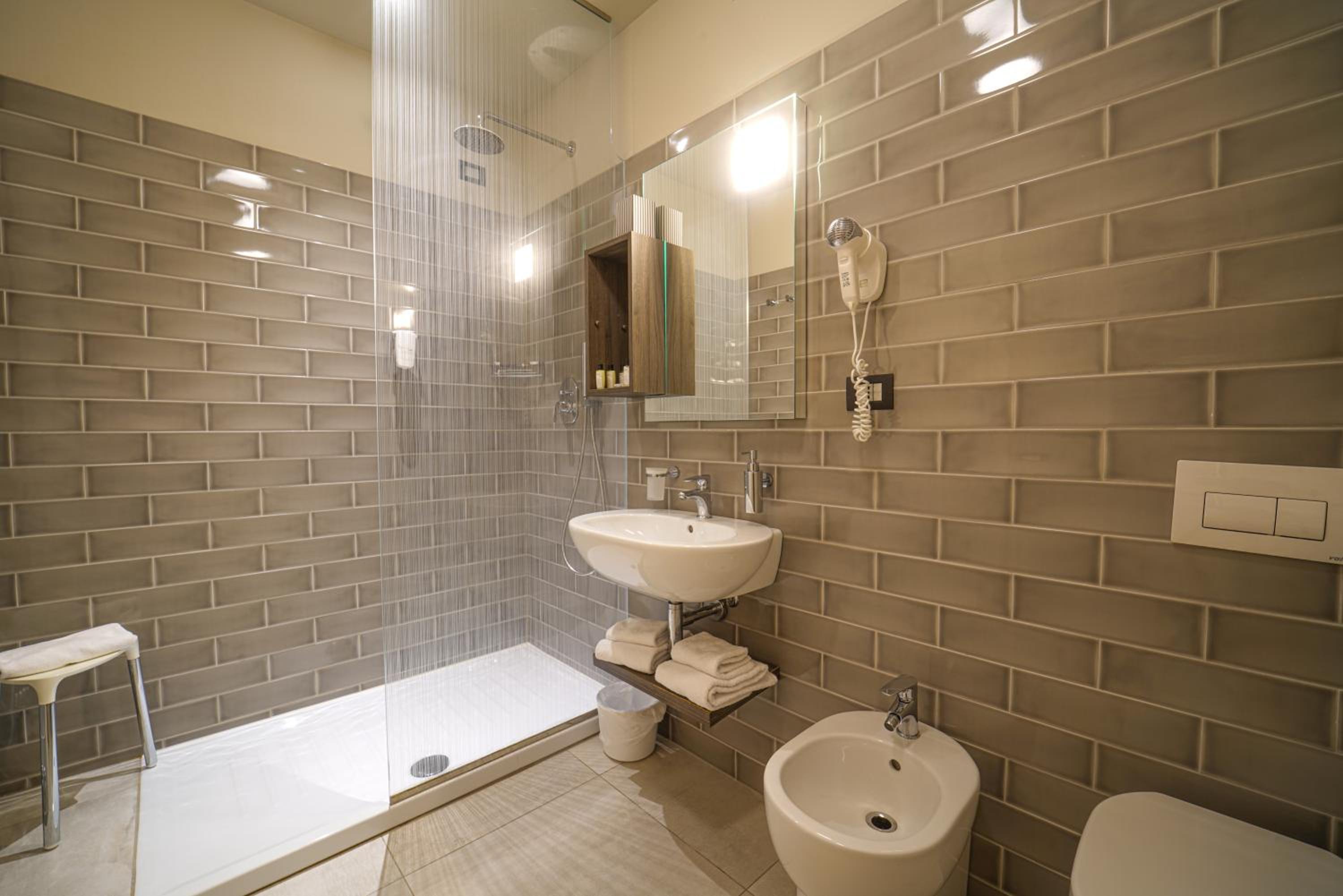 Junior Suite with Sea View - Photo 13