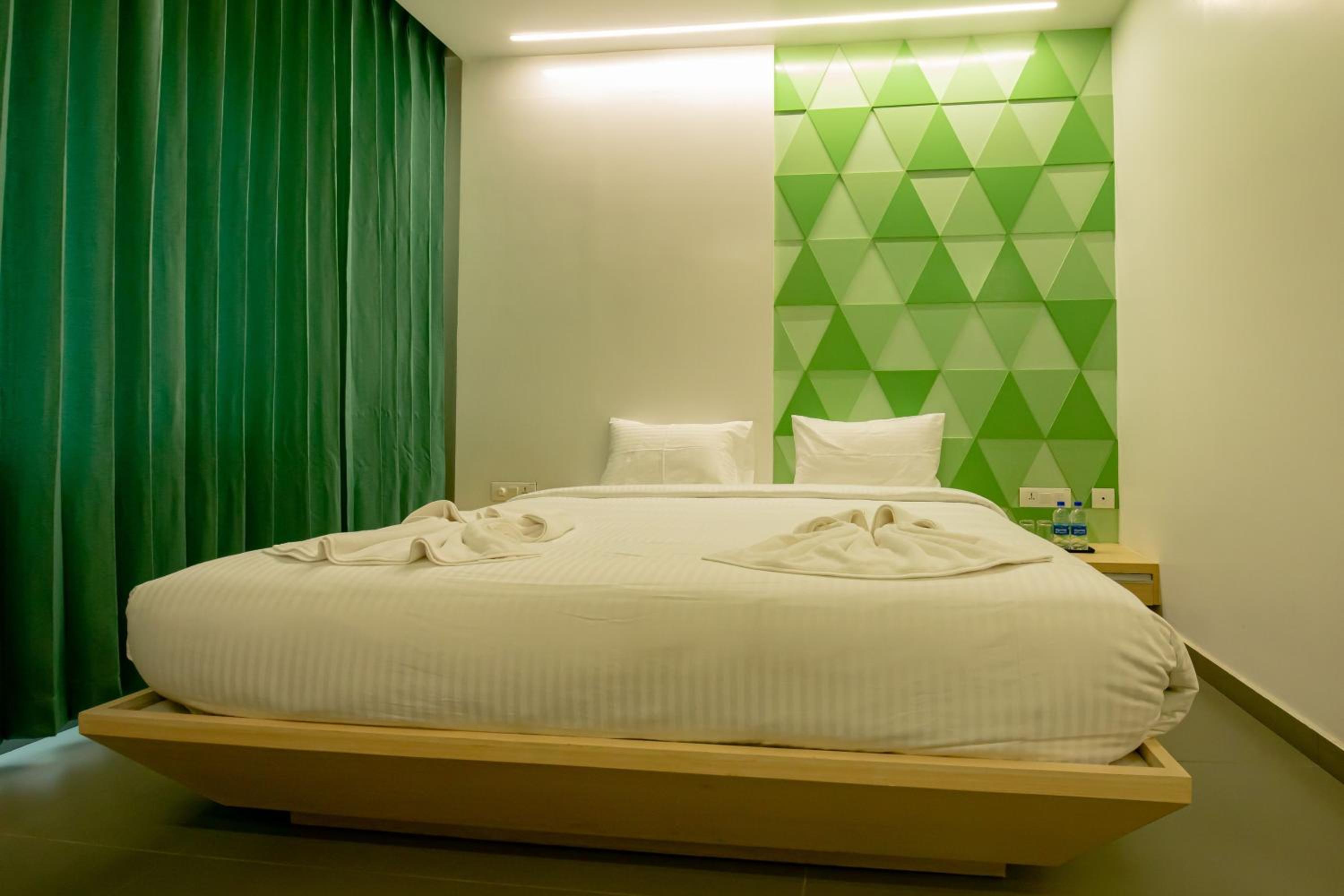 Deluxe Room - Photo 2