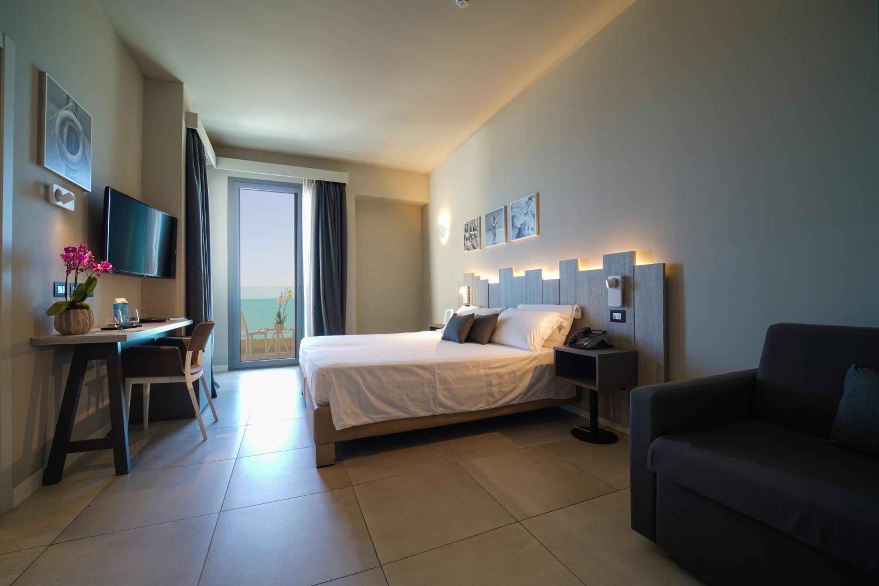 Triple Room with Sea View (3 Adults)