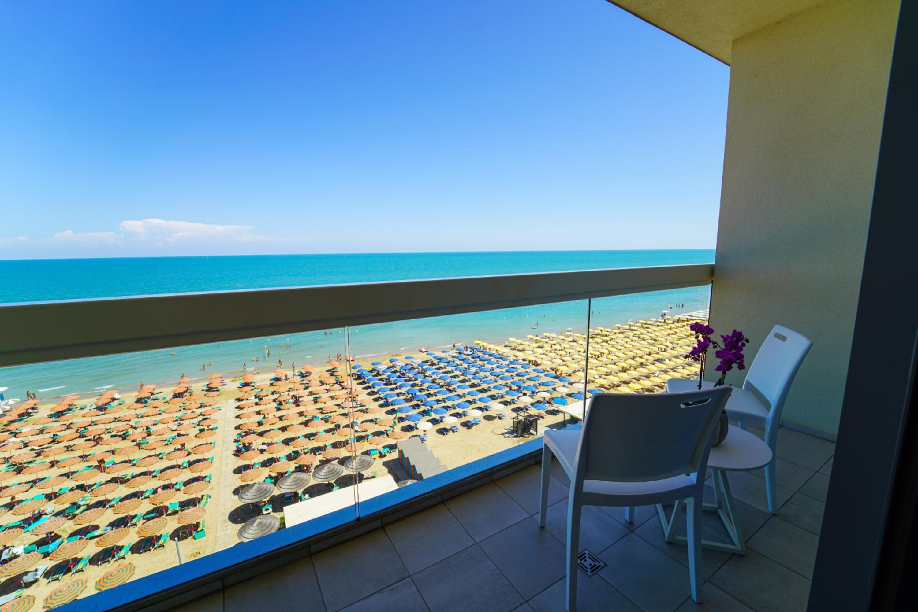 Family Room with Sea View - Photo 8