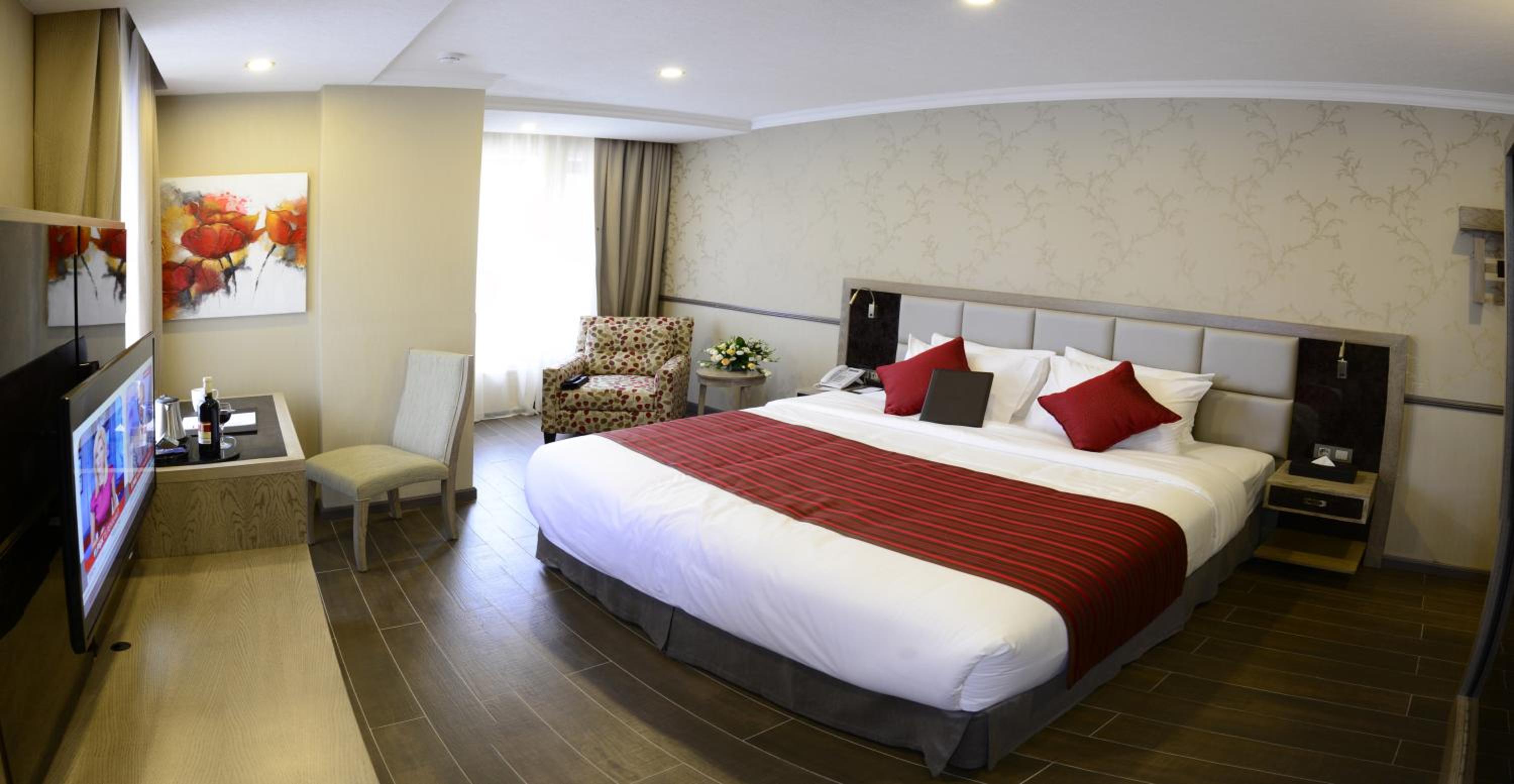 Superior King Room - Non-Smoking - Photo 1