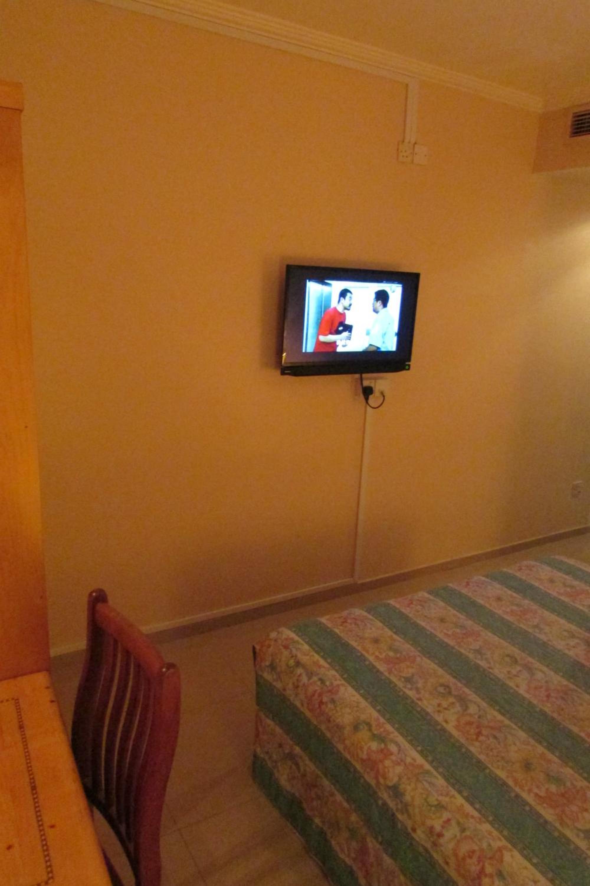 Standard Queen Room photo 3
