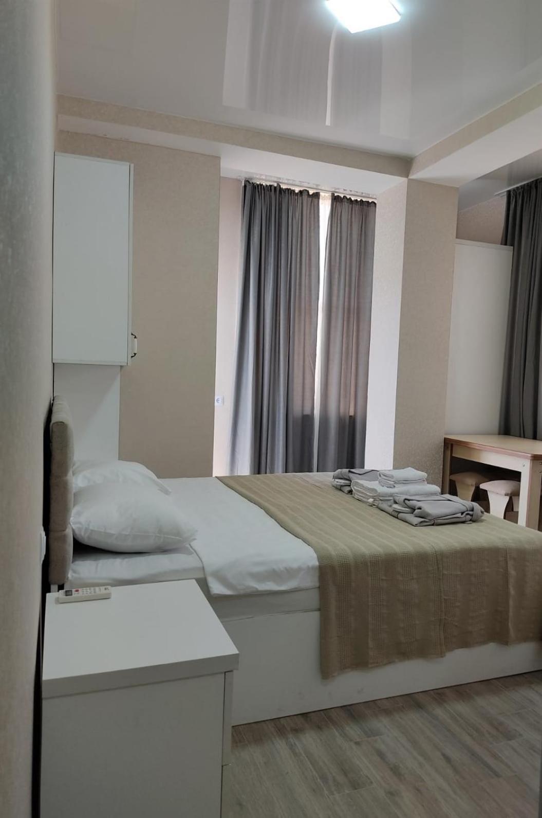 Deluxe Double Room (2 Adults + 1 Child) photo 1