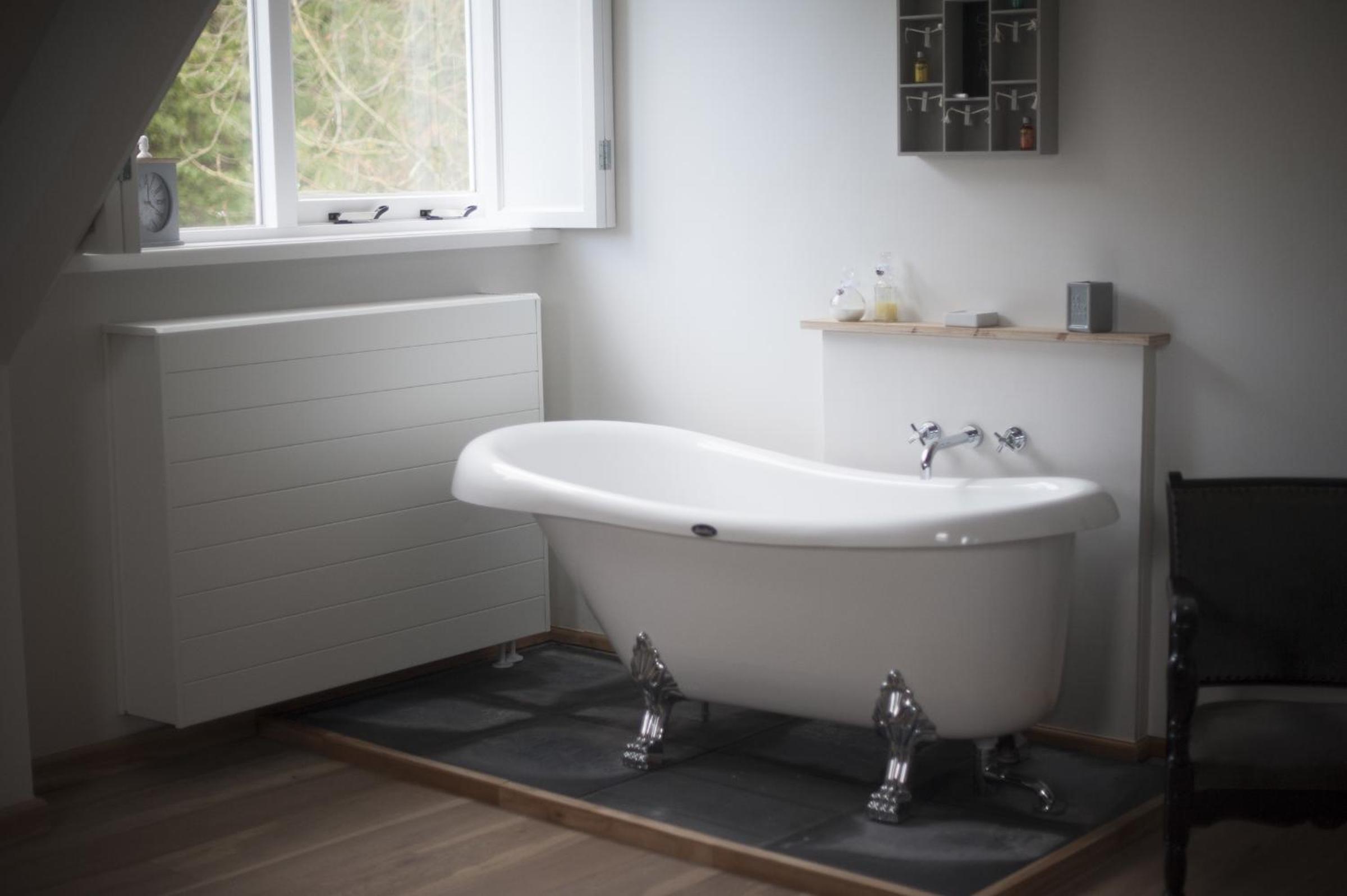 Deluxe Double Room with Bath - Photo 2