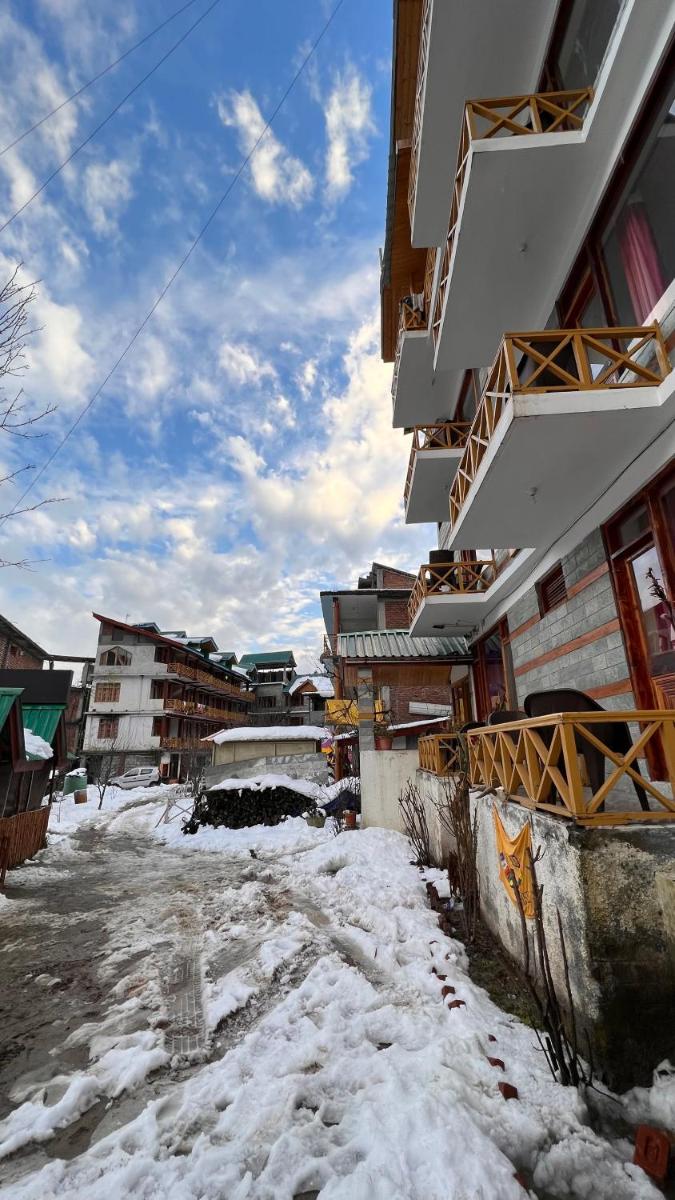 Deluxe Double or Twin Room with Mountain View - Photo 8
