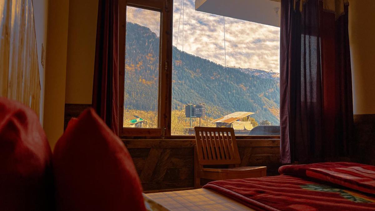 Deluxe Double or Twin Room with Mountain View - Photo 2